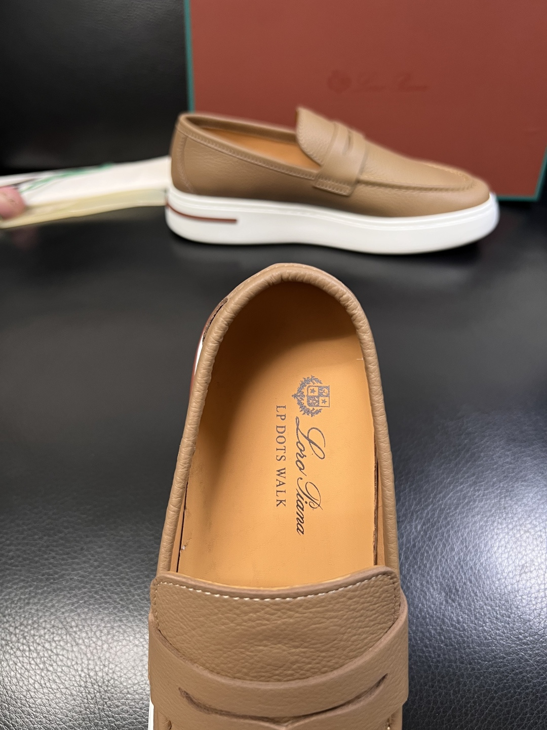 Loro Piana  高品质  顶级工艺品  诺悠翩雅  新品专柜同步原厂配置，鞋面意大利进口牛皮面料