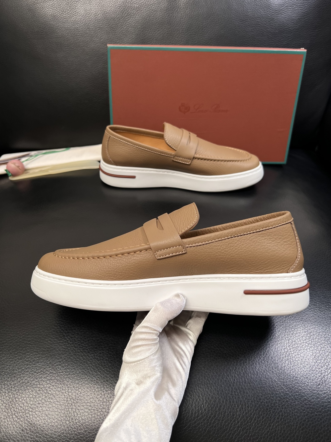 Loro Piana  高品质  顶级工艺品  诺悠翩雅  新品专柜同步原厂配置，鞋面意大利进口牛皮面料