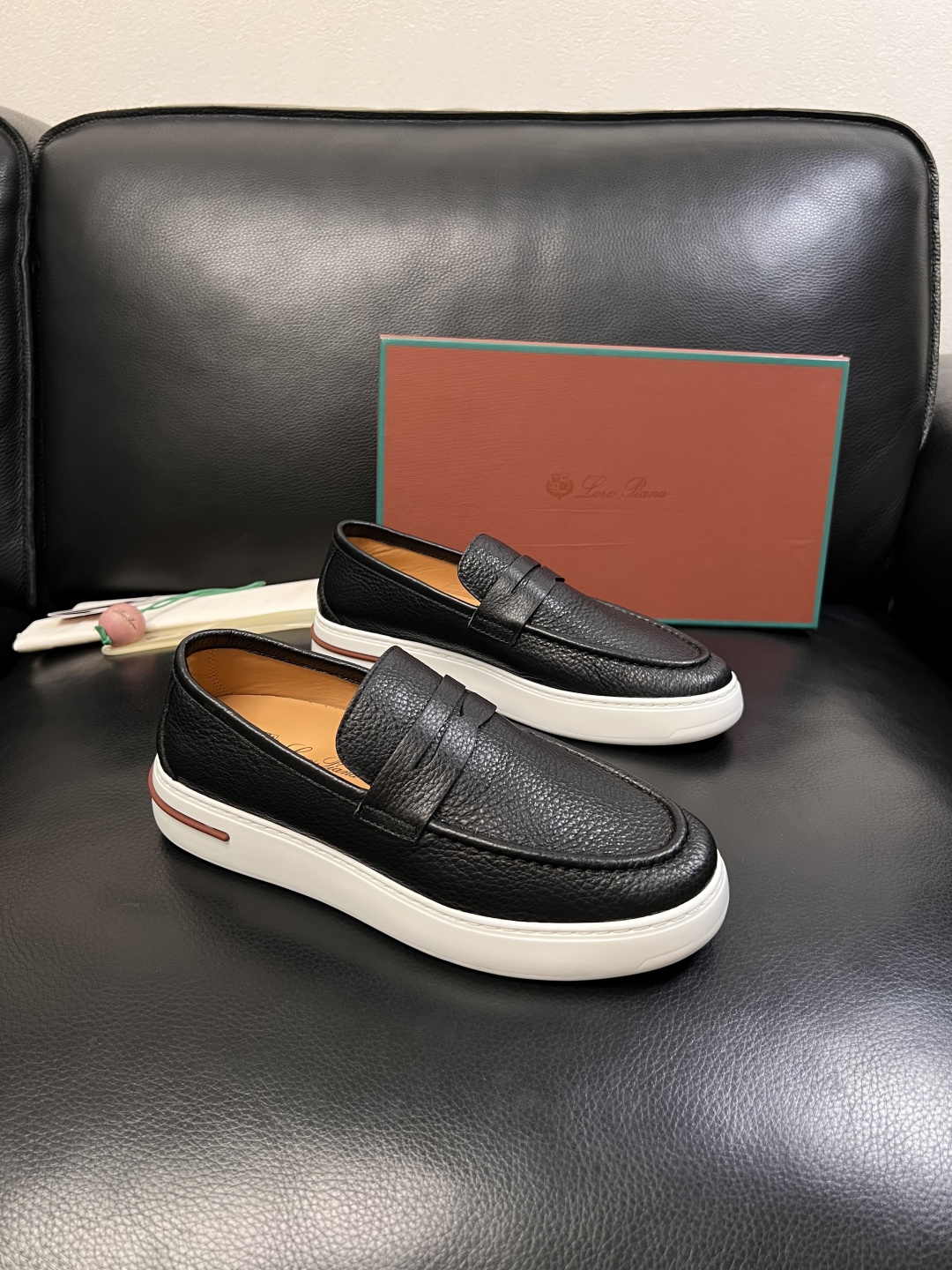 Loro Piana  高品质  顶级工艺品  诺悠翩雅  新品专柜同步原厂配置，鞋面意大利进口牛皮面料