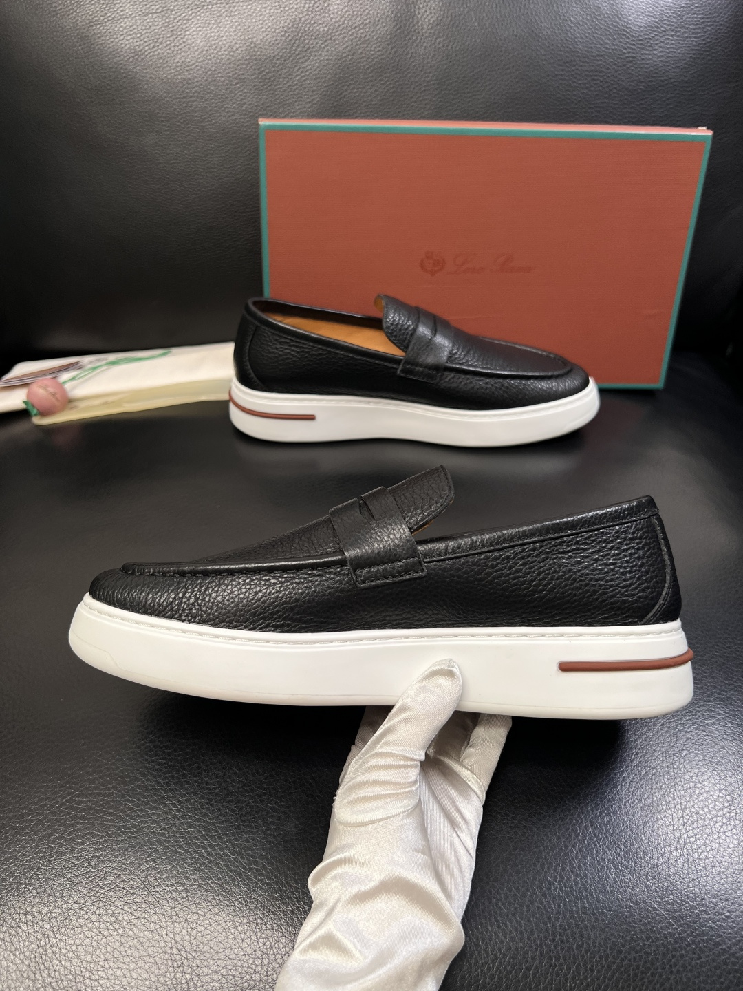 Loro Piana  高品质  顶级工艺品  诺悠翩雅  新品专柜同步原厂配置，鞋面意大利进口牛皮面料