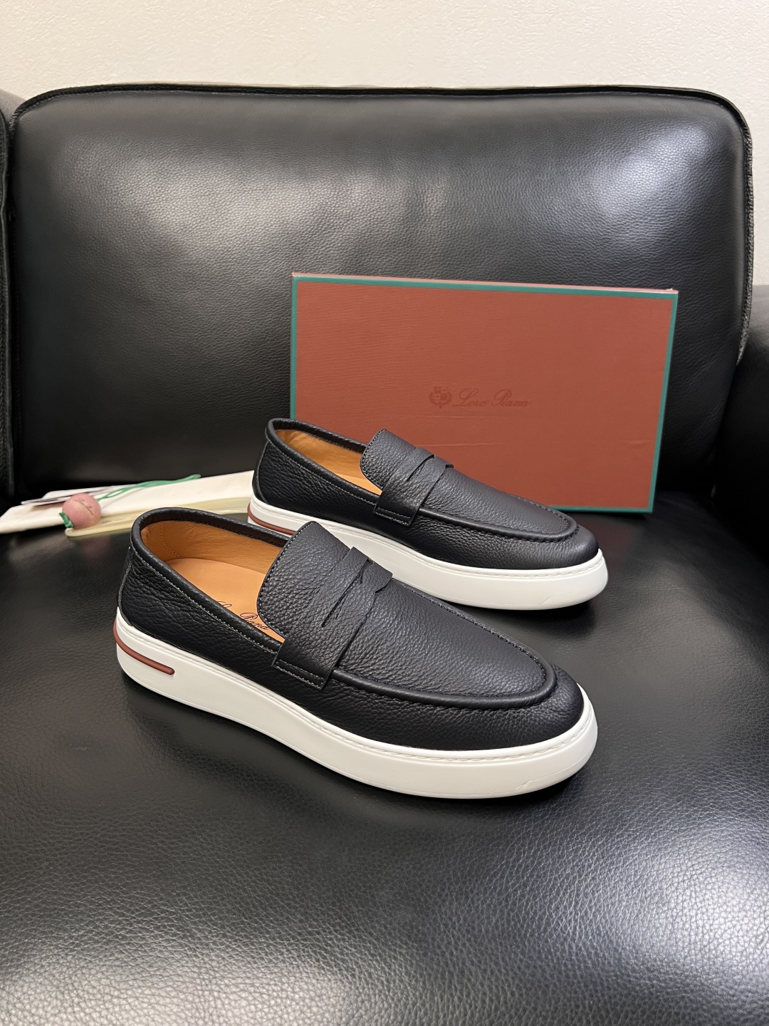 Loro Piana  高品质  顶级工艺品  诺悠翩雅  新品专柜同步原厂配置，鞋面意大利进口牛皮面料