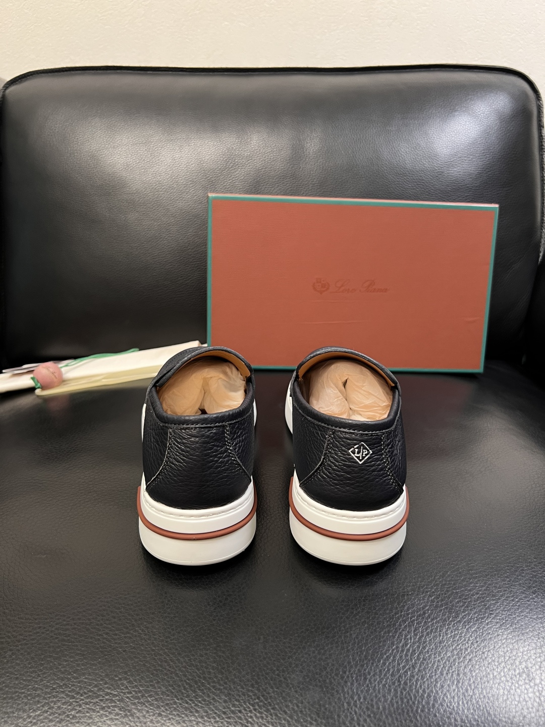 Loro Piana  高品质  顶级工艺品  诺悠翩雅  新品专柜同步原厂配置，鞋面意大利进口牛皮面料