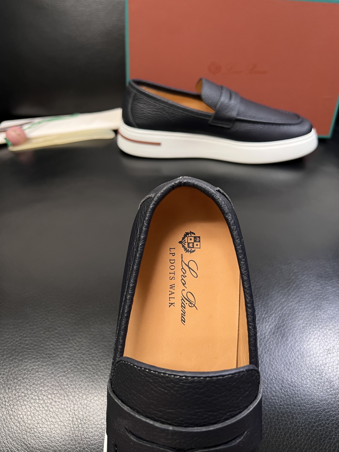 Loro Piana  高品质  顶级工艺品  诺悠翩雅  新品专柜同步原厂配置，鞋面意大利进口牛皮面料