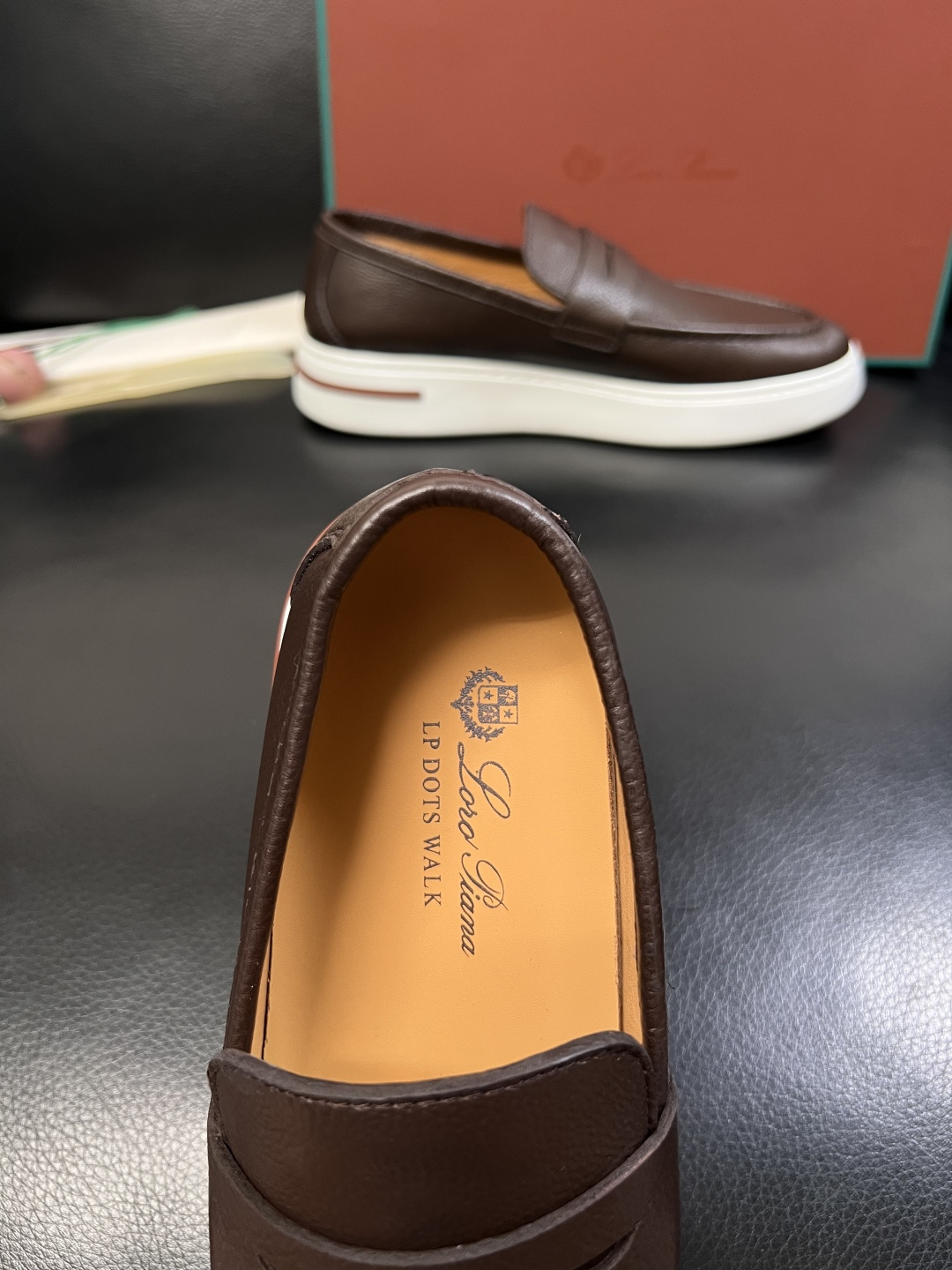 Loro Piana  高品质  顶级工艺品  诺悠翩雅  新品专柜同步原厂配置，鞋面意大利进口牛皮面料