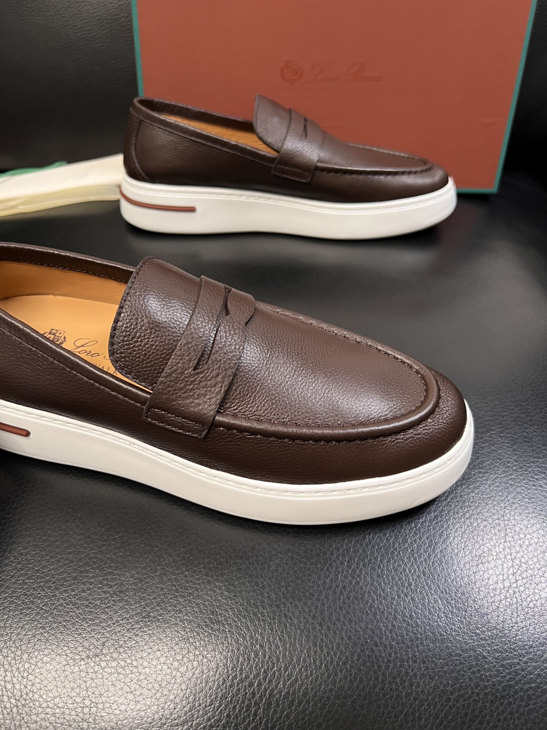 Loro Piana  高品质  顶级工艺品  诺悠翩雅  新品专柜同步原厂配置，鞋面意大利进口牛皮面料