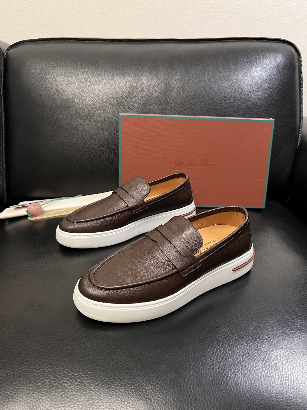 Loro Piana  高品质  顶级工艺品  诺悠翩雅  新品专柜同步原厂配置，鞋面意大利进口牛皮面料