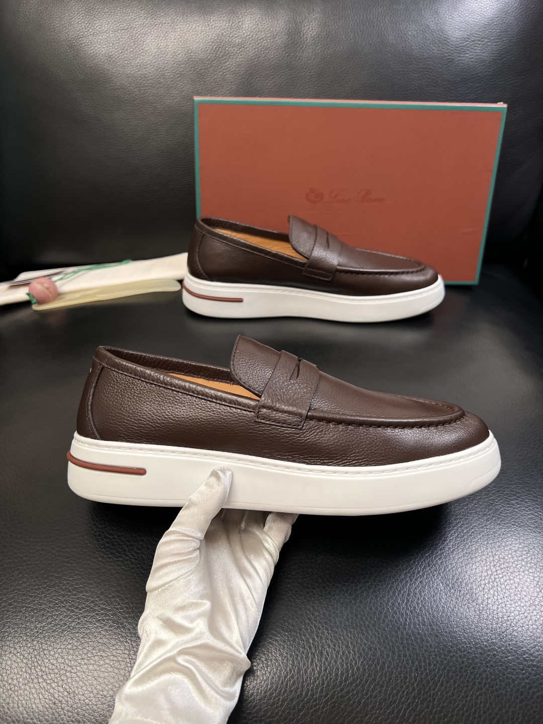 Loro Piana  高品质  顶级工艺品  诺悠翩雅  新品专柜同步原厂配置，鞋面意大利进口牛皮面料