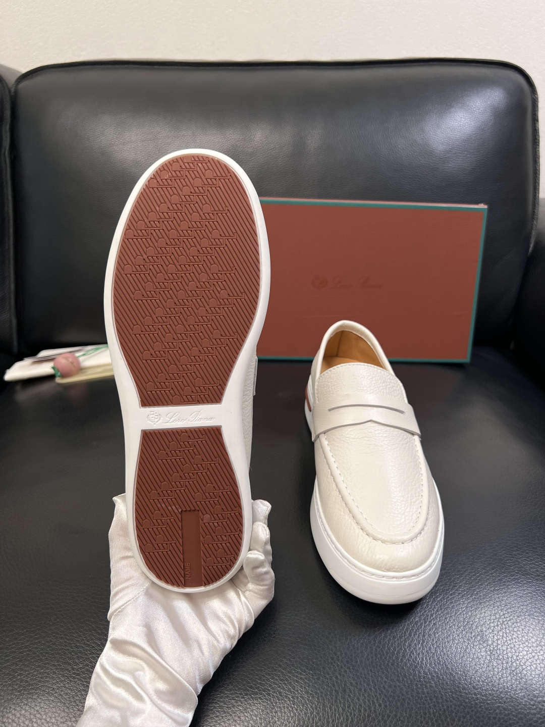 Loro Piana  高品质  顶级工艺品  诺悠翩雅  新品专柜同步原厂配置，鞋面意大利进口牛皮面料