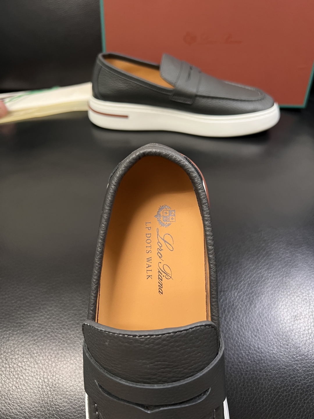 Loro Piana  高品质  顶级工艺品  诺悠翩雅  新品专柜同步原厂配置，鞋面意大利进口牛皮面料