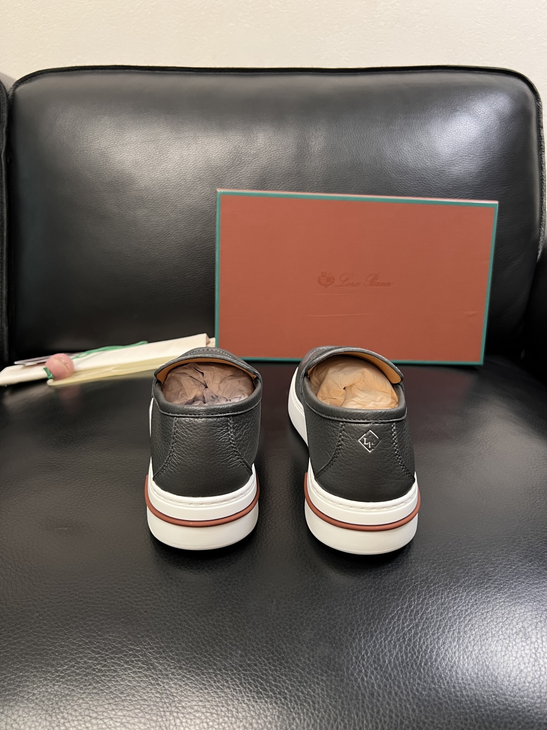 Loro Piana  高品质  顶级工艺品  诺悠翩雅  新品专柜同步原厂配置，鞋面意大利进口牛皮面料