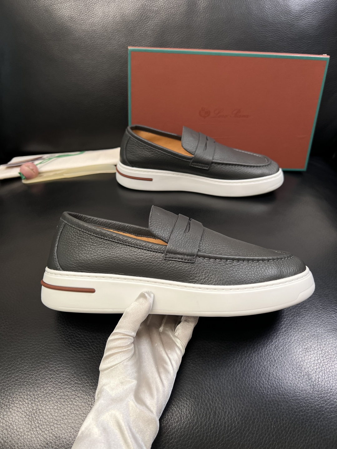 Loro Piana  高品质  顶级工艺品  诺悠翩雅  新品专柜同步原厂配置，鞋面意大利进口牛皮面料