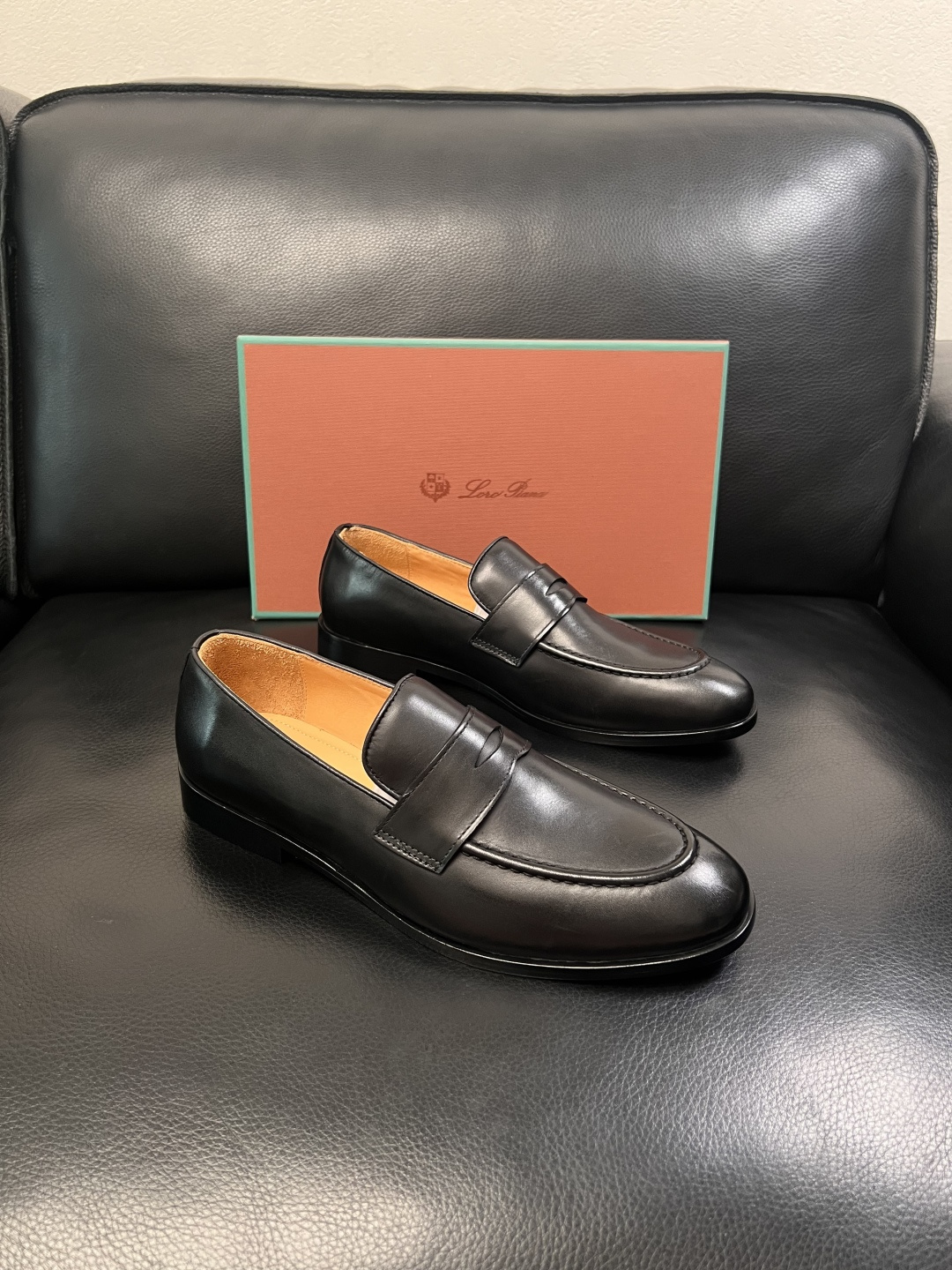 Loro Piana  高品质  顶级工艺品  诺悠翩雅  皮鞋新品专柜同步原厂配置，鞋面意大利进口牛皮