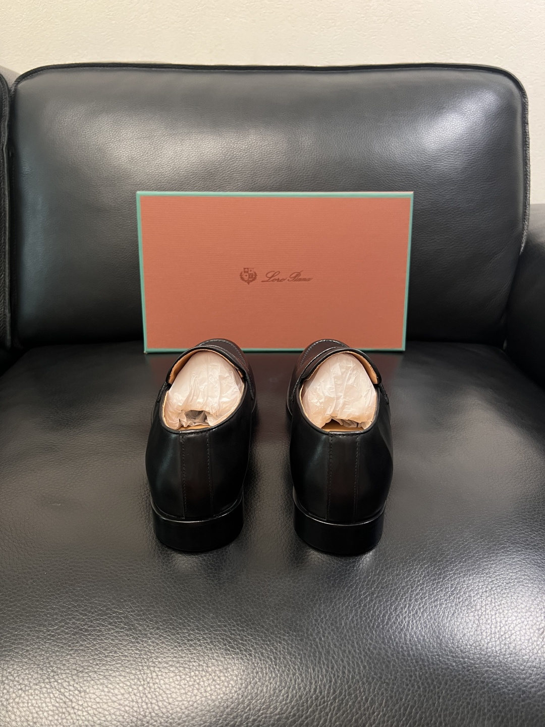 Loro Piana  高品质  顶级工艺品  诺悠翩雅  皮鞋新品专柜同步原厂配置，鞋面意大利进口牛皮