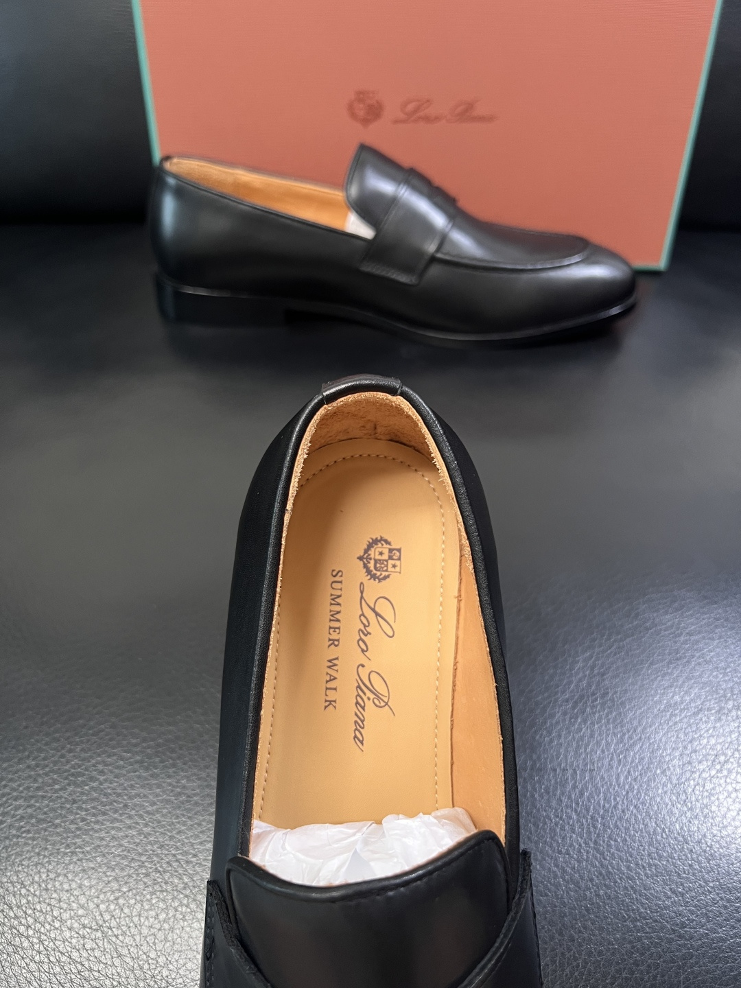 Loro Piana  高品质  顶级工艺品  诺悠翩雅  皮鞋新品专柜同步原厂配置，鞋面意大利进口牛皮