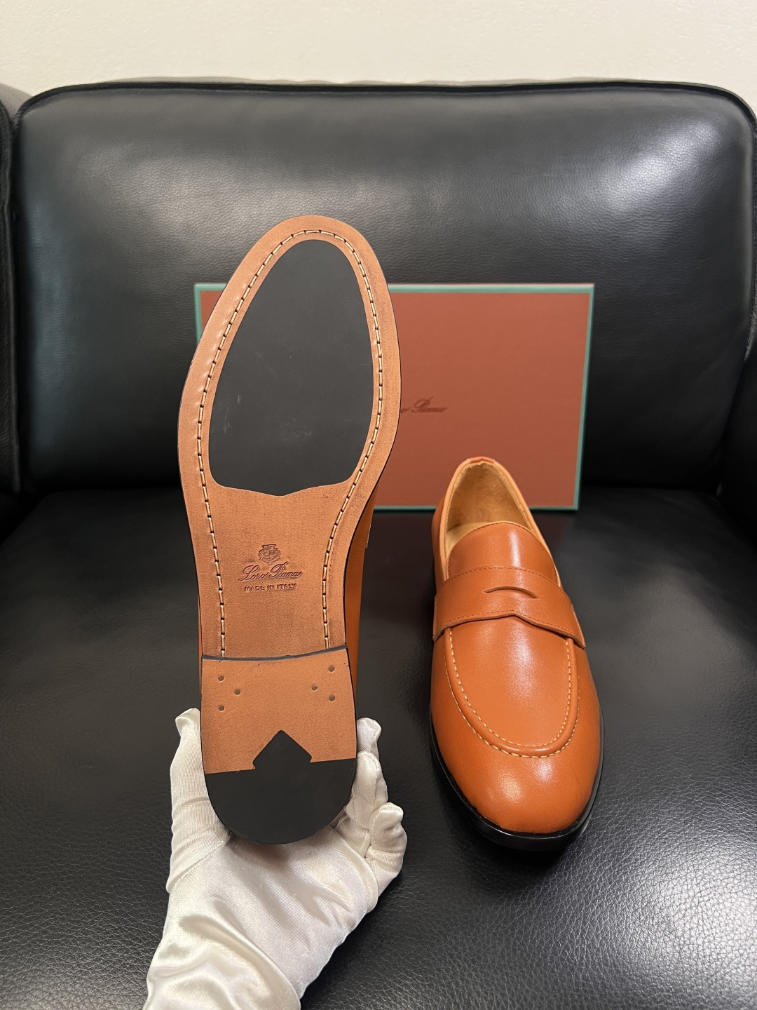Loro Piana  高品质  顶级工艺品  诺悠翩雅  皮鞋新品专柜同步原厂配置，鞋面意大利进口牛皮