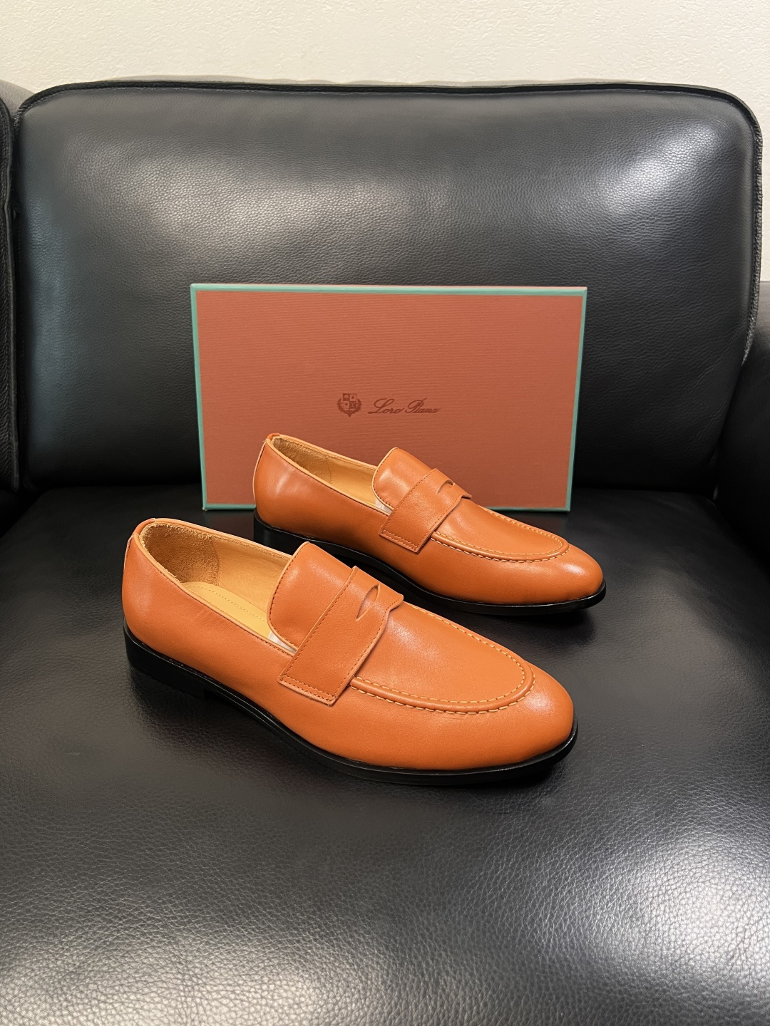 Loro Piana  高品质  顶级工艺品  诺悠翩雅  皮鞋新品专柜同步原厂配置，鞋面意大利进口牛皮