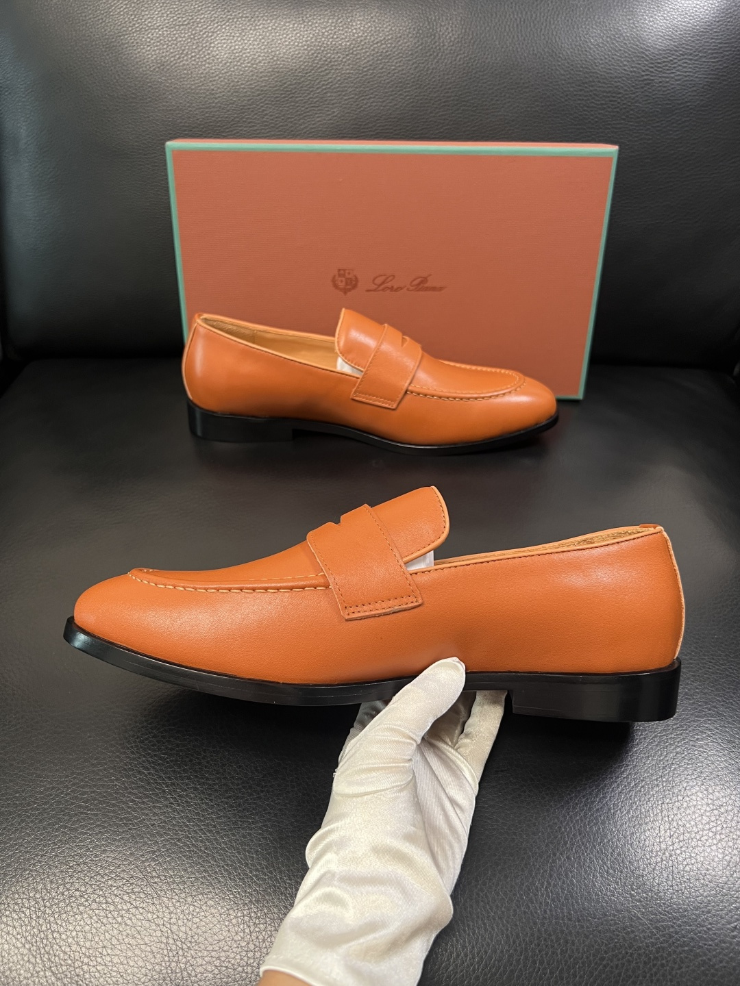 Loro Piana  高品质  顶级工艺品  诺悠翩雅  皮鞋新品专柜同步原厂配置，鞋面意大利进口牛皮