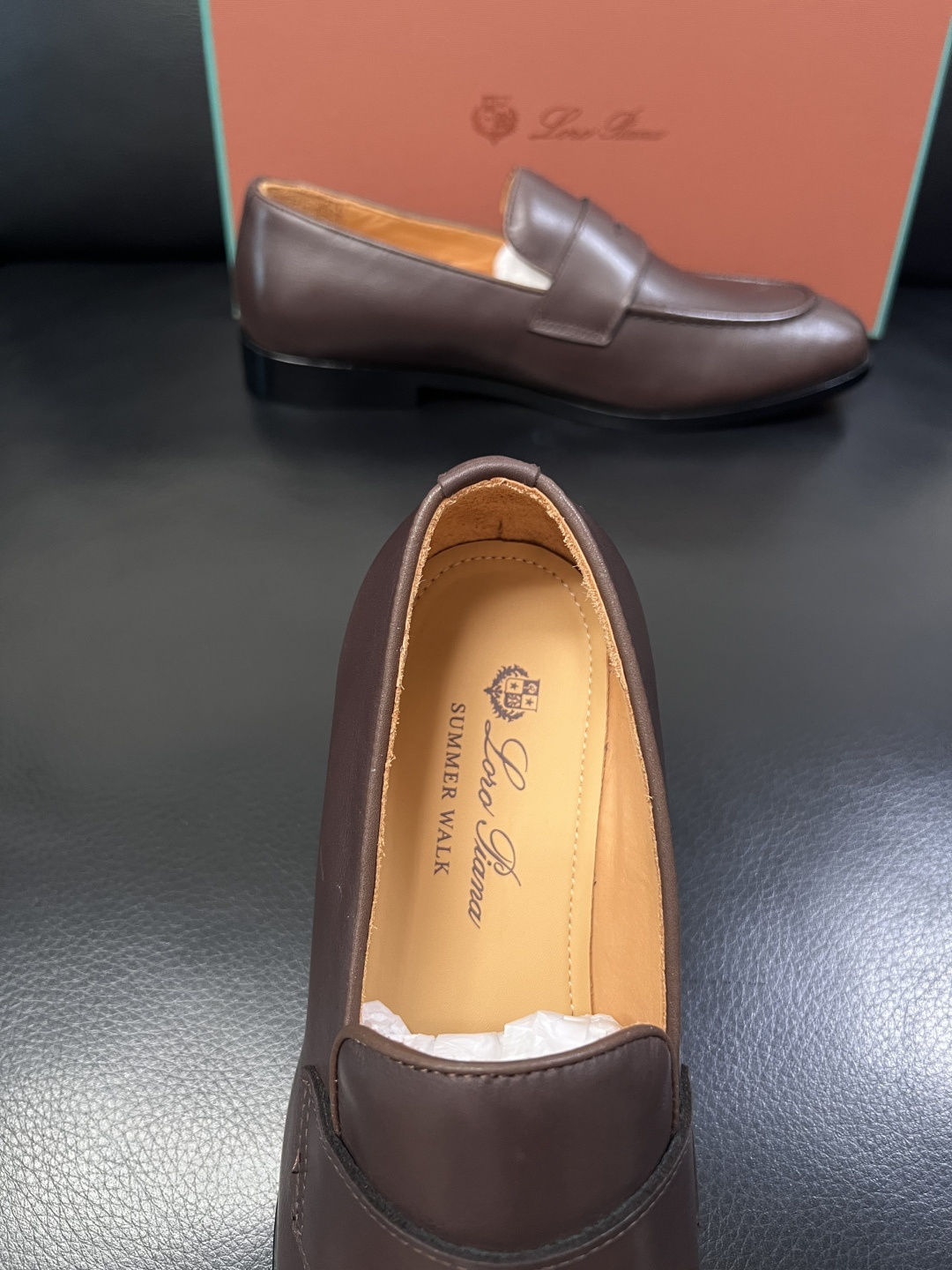 Loro Piana  高品质  顶级工艺品  诺悠翩雅  皮鞋新品专柜同步原厂配置，鞋面意大利进口牛皮