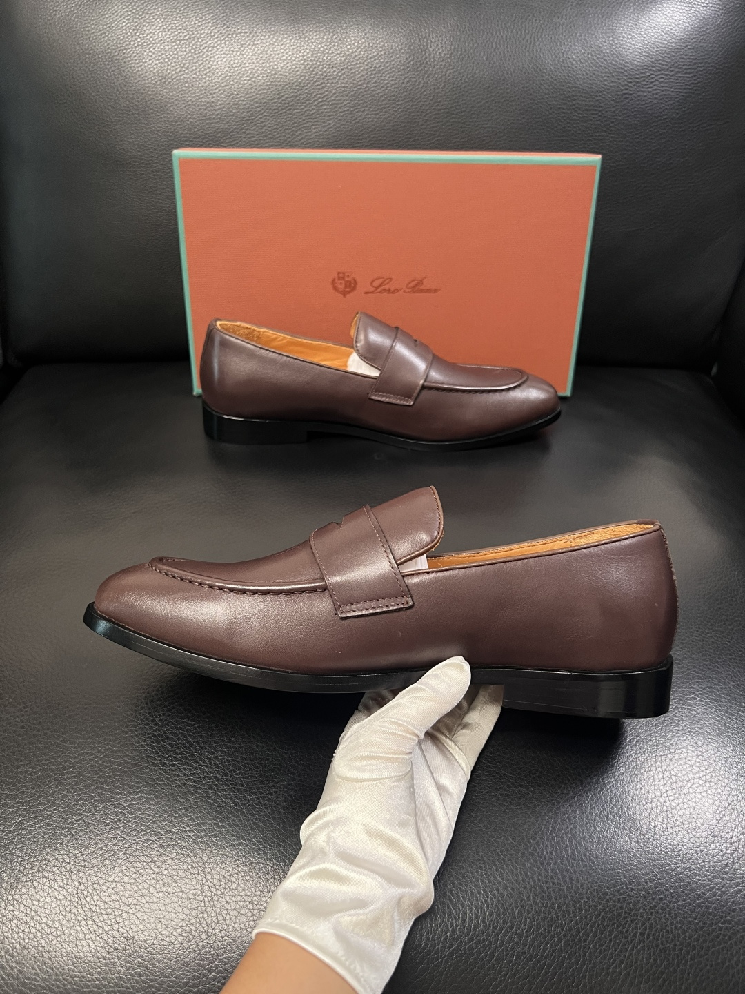 Loro Piana  高品质  顶级工艺品  诺悠翩雅  皮鞋新品专柜同步原厂配置，鞋面意大利进口牛皮