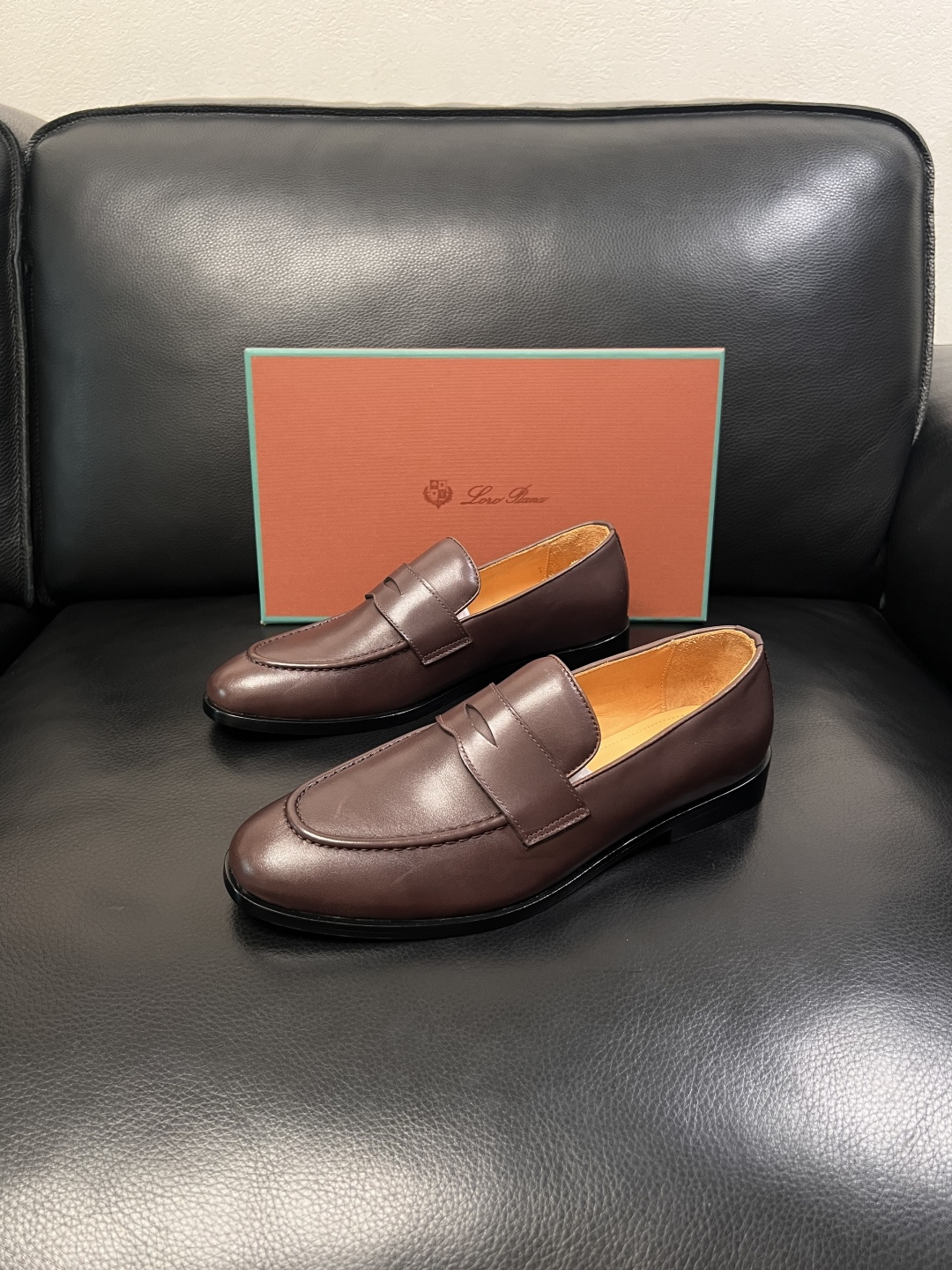 Loro Piana  高品质  顶级工艺品  诺悠翩雅  皮鞋新品专柜同步原厂配置，鞋面意大利进口牛皮