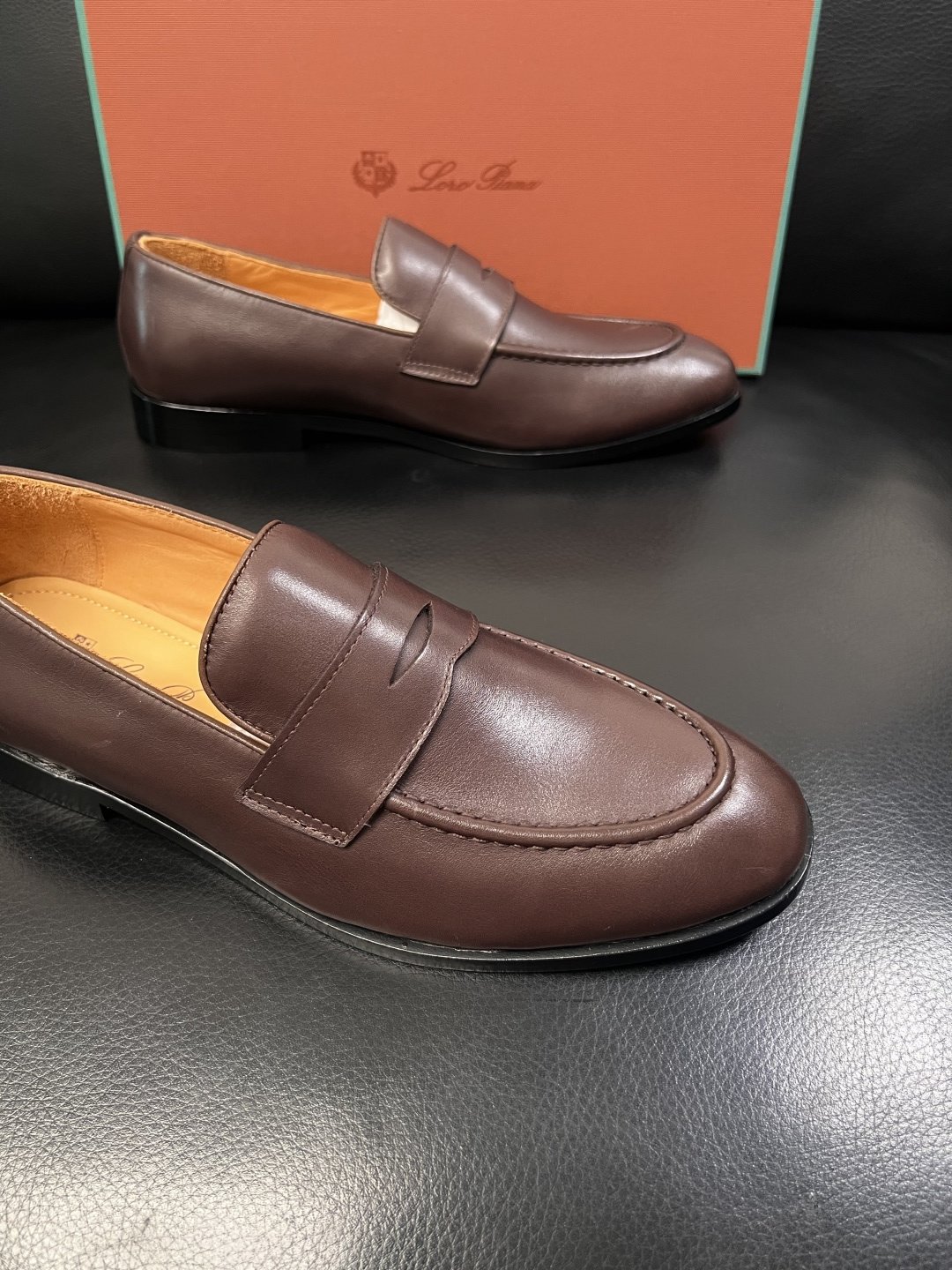 Loro Piana  高品质  顶级工艺品  诺悠翩雅  皮鞋新品专柜同步原厂配置，鞋面意大利进口牛皮