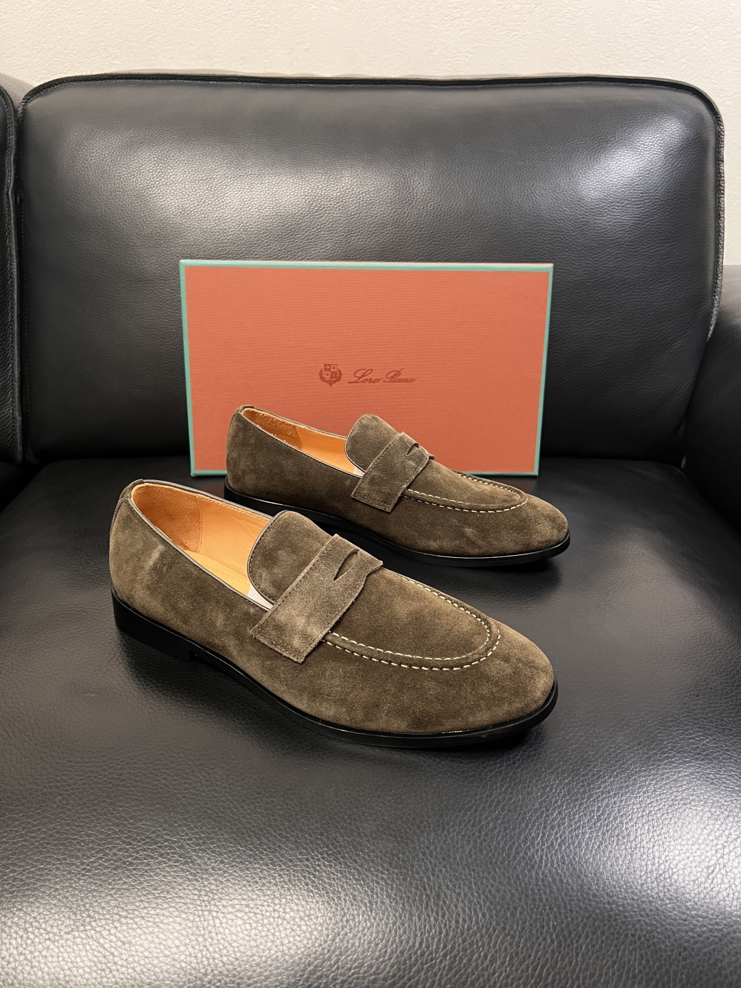 Loro Piana  高品质  顶级工艺品  诺悠翩雅  皮鞋新品专柜同步原厂配置，鞋面意大利进口牛皮