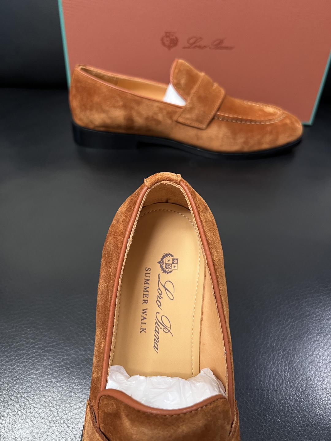 Loro Piana  高品质  顶级工艺品  诺悠翩雅  皮鞋新品专柜同步原厂配置，鞋面意大利进口牛皮
