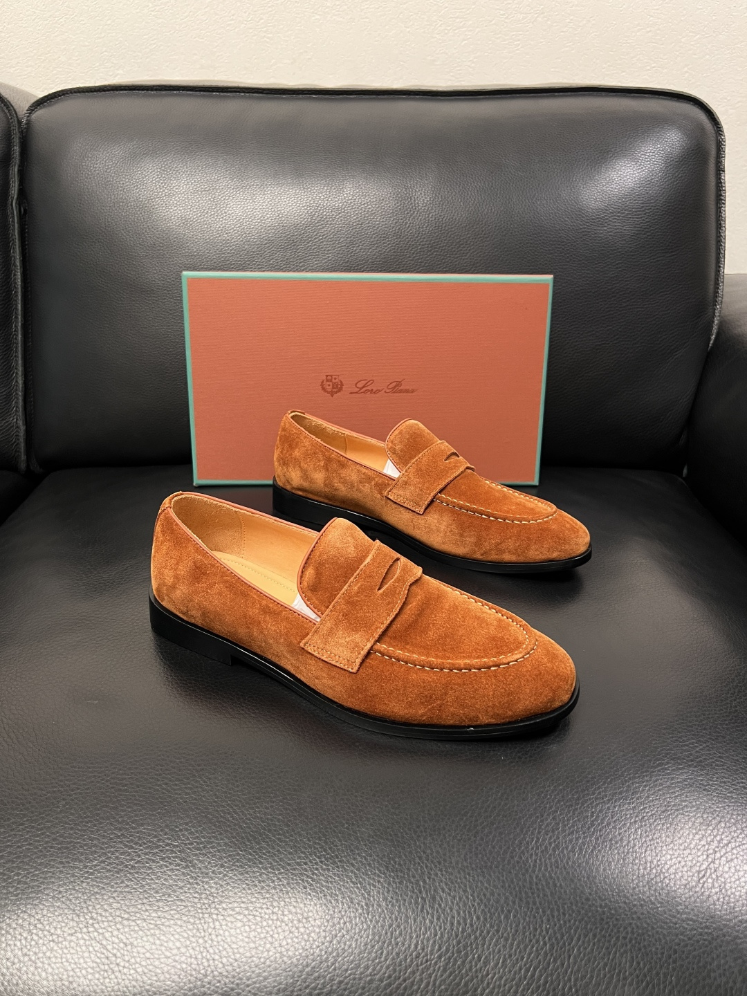 Loro Piana  高品质  顶级工艺品  诺悠翩雅  皮鞋新品专柜同步原厂配置，鞋面意大利进口牛皮