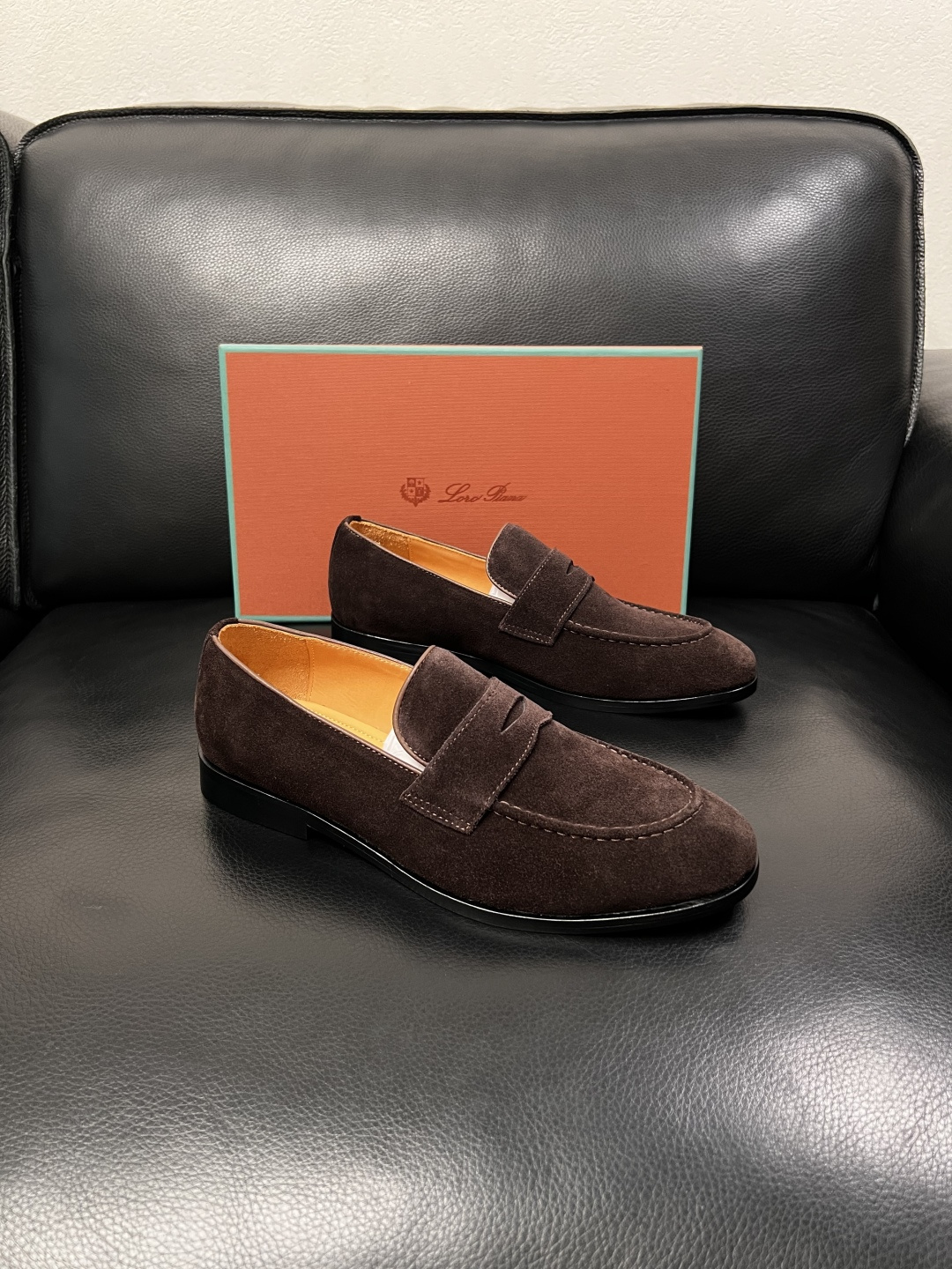 Loro Piana  高品质  顶级工艺品  诺悠翩雅  皮鞋新品专柜同步原厂配置，鞋面意大利进口牛皮