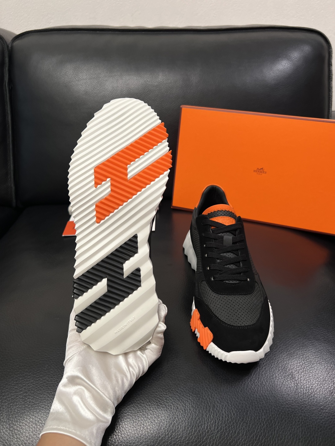 Hermes  高品质  顶级工艺品  爱马仕 专柜同步发售原厂配置，意大利进口原版牛皮面料，高品质拼接