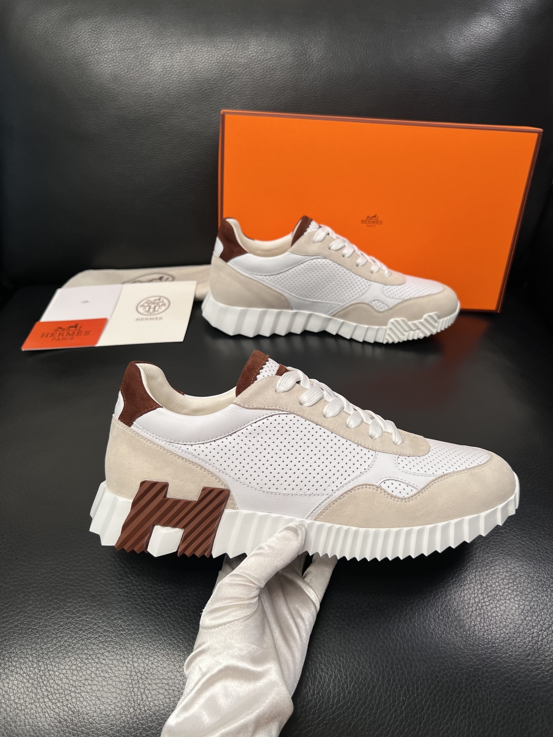 Hermes  高品质  顶级工艺品  爱马仕 专柜同步发售原厂配置，意大利进口原版牛皮面料，高品质拼接