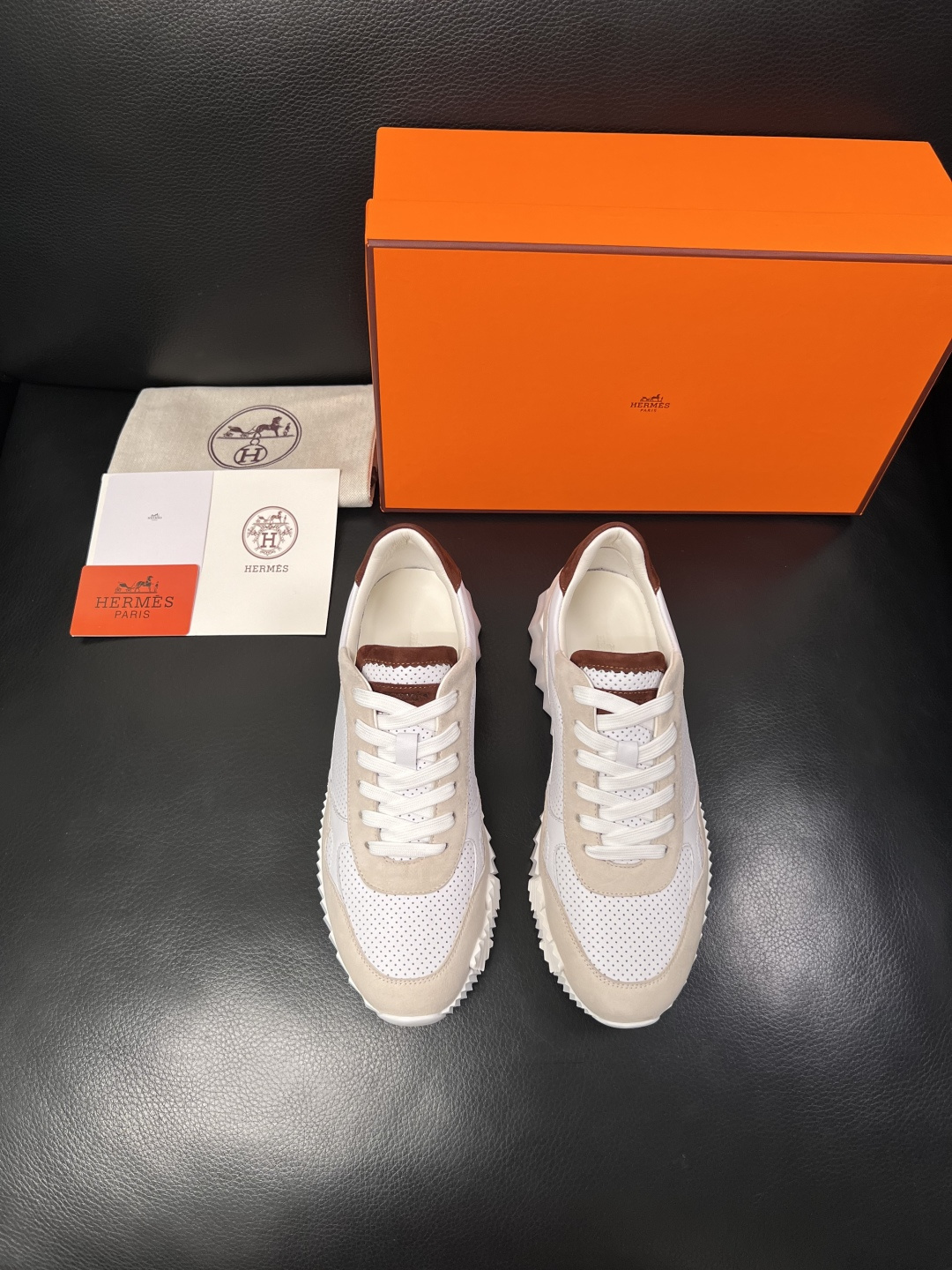 Hermes  高品质  顶级工艺品  爱马仕 专柜同步发售原厂配置，意大利进口原版牛皮面料，高品质拼接