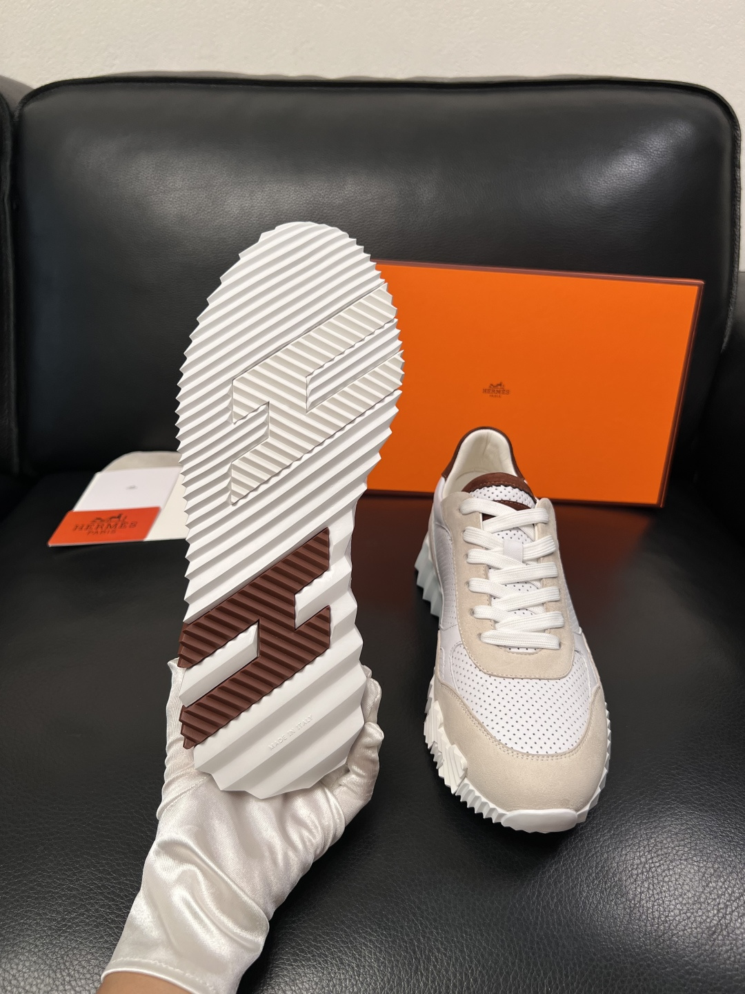 Hermes  高品质  顶级工艺品  爱马仕 专柜同步发售原厂配置，意大利进口原版牛皮面料，高品质拼接
