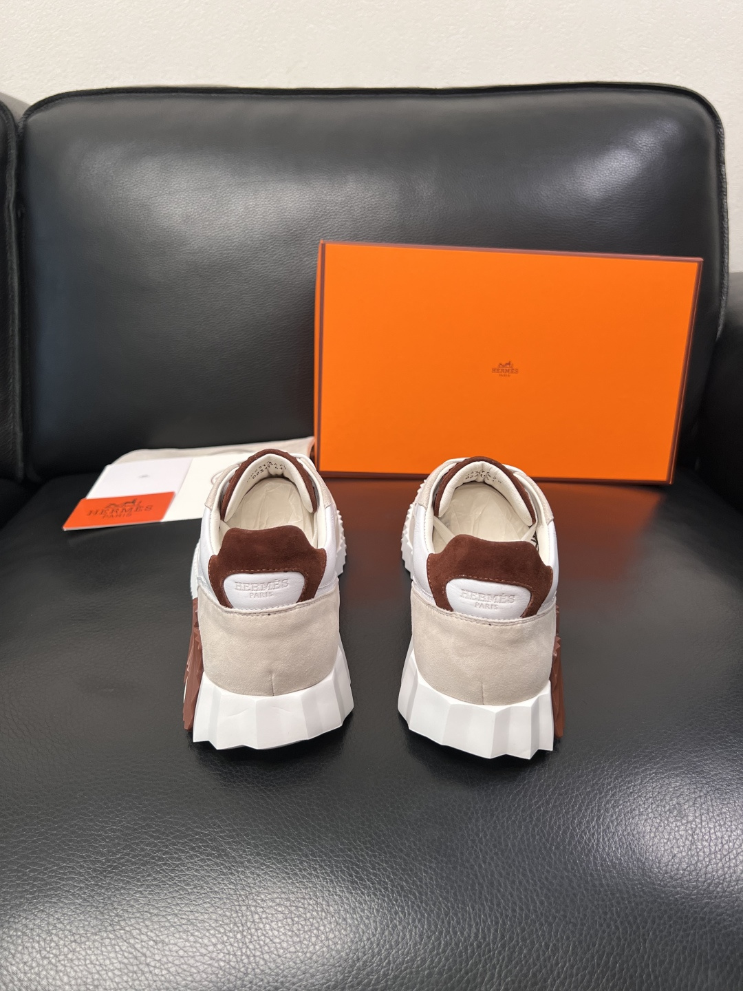 Hermes  高品质  顶级工艺品  爱马仕 专柜同步发售原厂配置，意大利进口原版牛皮面料，高品质拼接