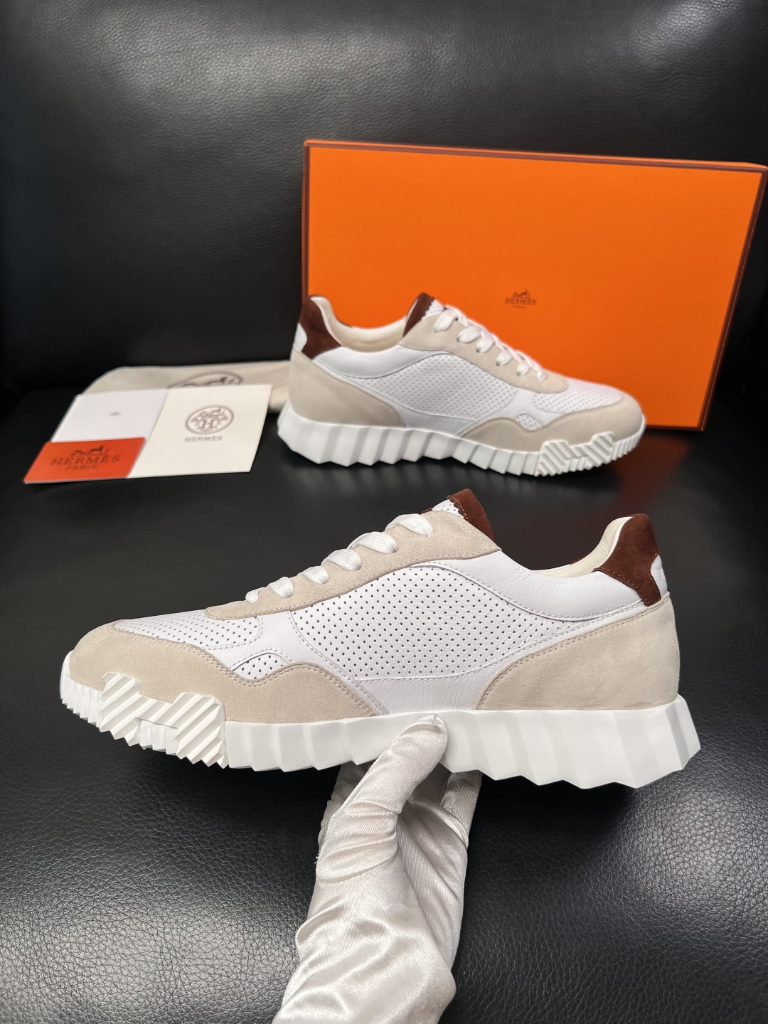 Hermes  高品质  顶级工艺品  爱马仕 专柜同步发售原厂配置，意大利进口原版牛皮面料，高品质拼接