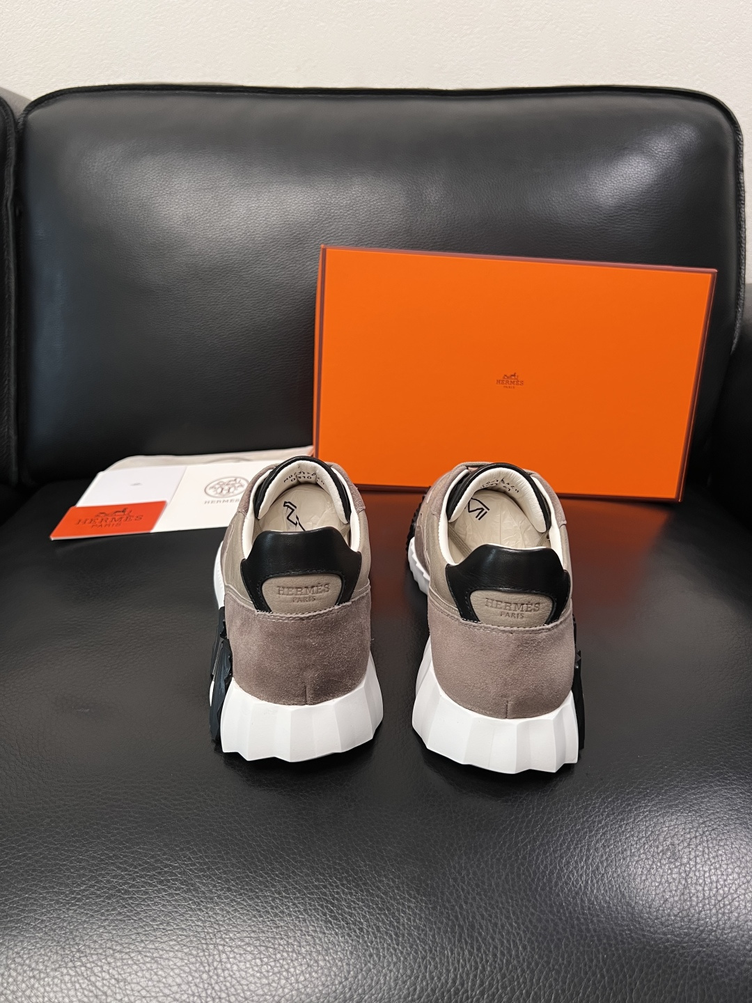 Hermes  高品质  顶级工艺品  爱马仕 专柜同步发售原厂配置，意大利进口原版牛皮面料，高品质拼接