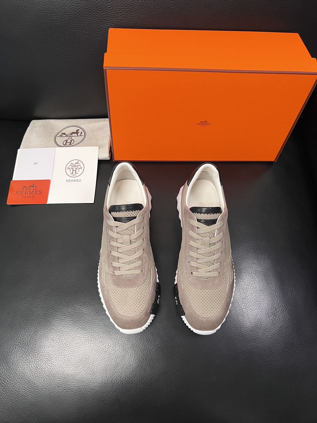 Hermes  高品质  顶级工艺品  爱马仕 专柜同步发售原厂配置，意大利进口原版牛皮面料，高品质拼接