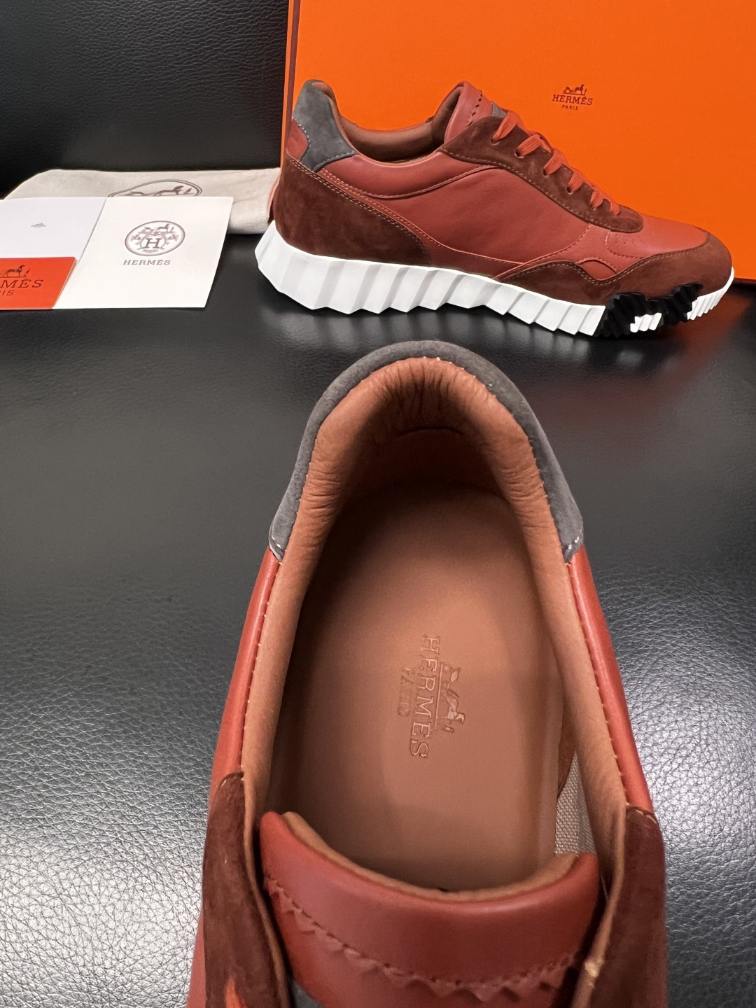 Hermes  高品质  顶级工艺品  爱马仕 专柜同步发售原厂配置，意大利进口原版牛皮面料，高品质拼接