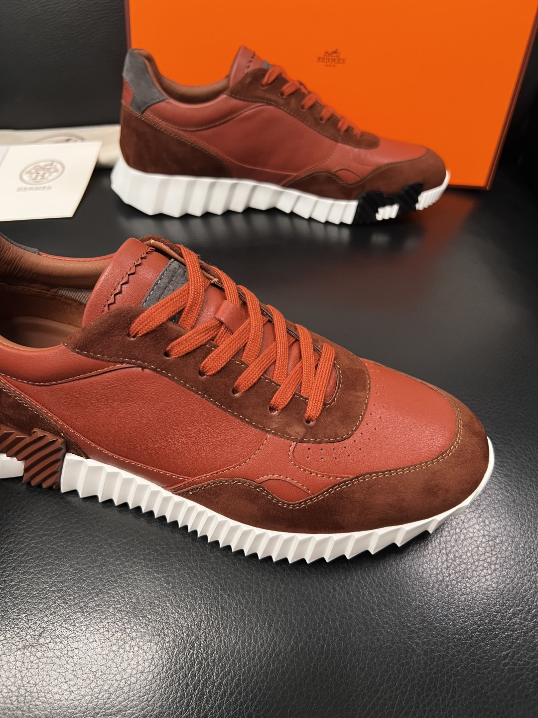 Hermes  高品质  顶级工艺品  爱马仕 专柜同步发售原厂配置，意大利进口原版牛皮面料，高品质拼接