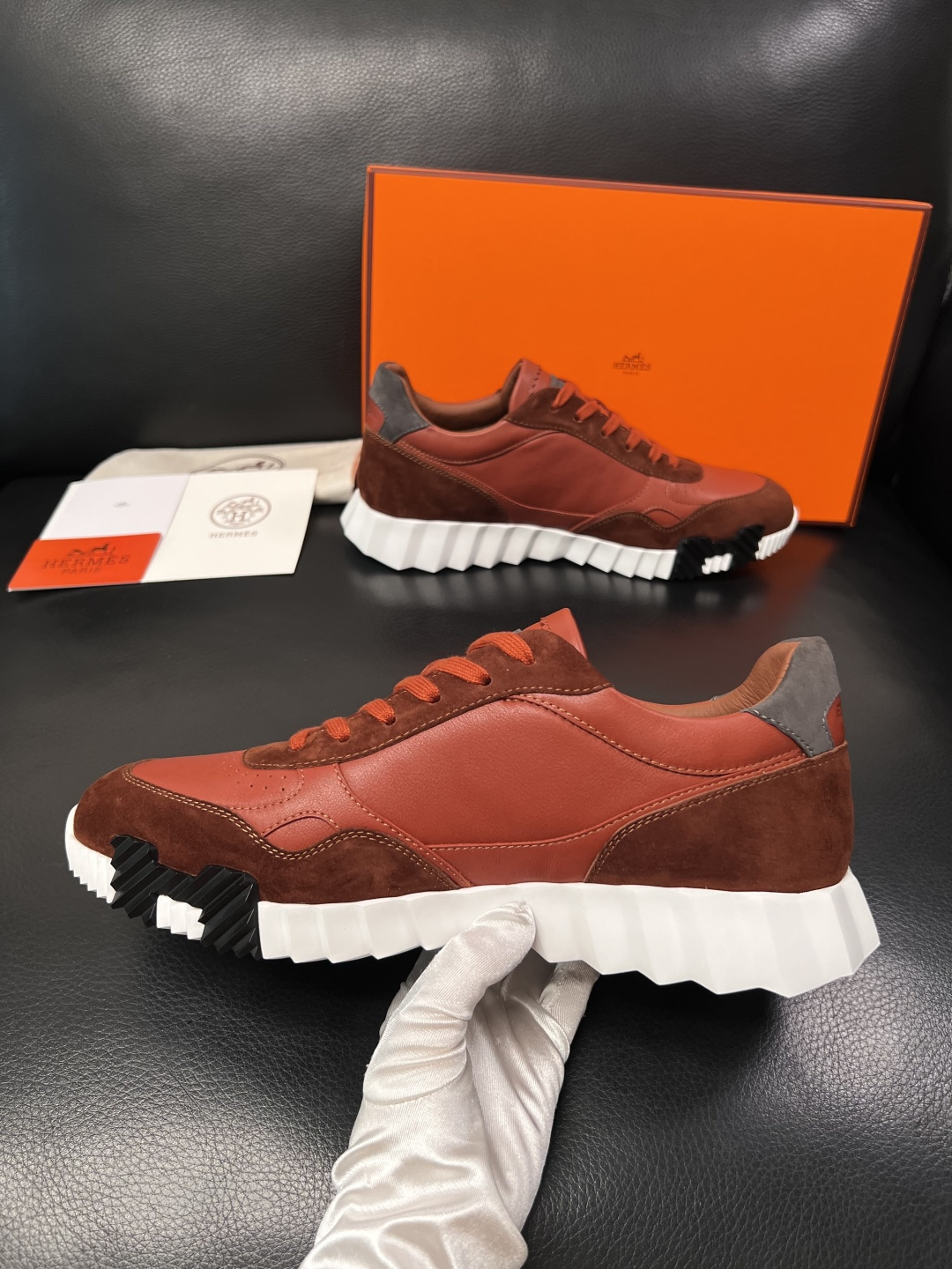Hermes  高品质  顶级工艺品  爱马仕 专柜同步发售原厂配置，意大利进口原版牛皮面料，高品质拼接