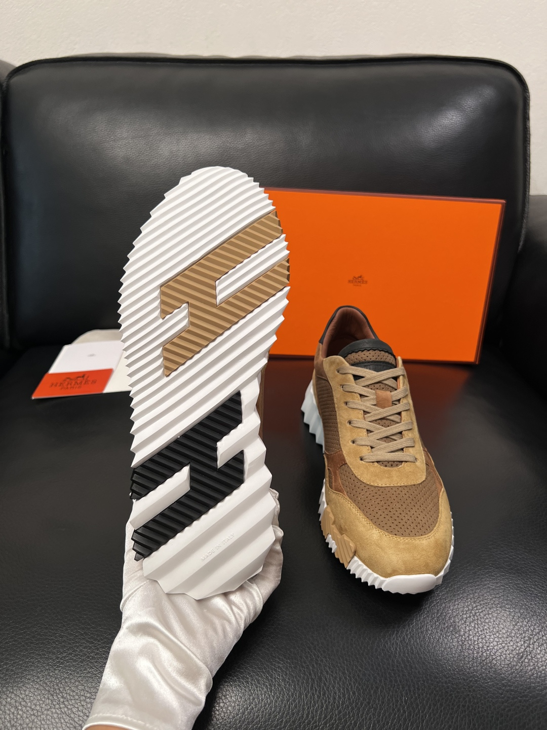 Hermes  高品质  顶级工艺品  爱马仕 专柜同步发售原厂配置，意大利进口原版牛皮面料，高品质拼接