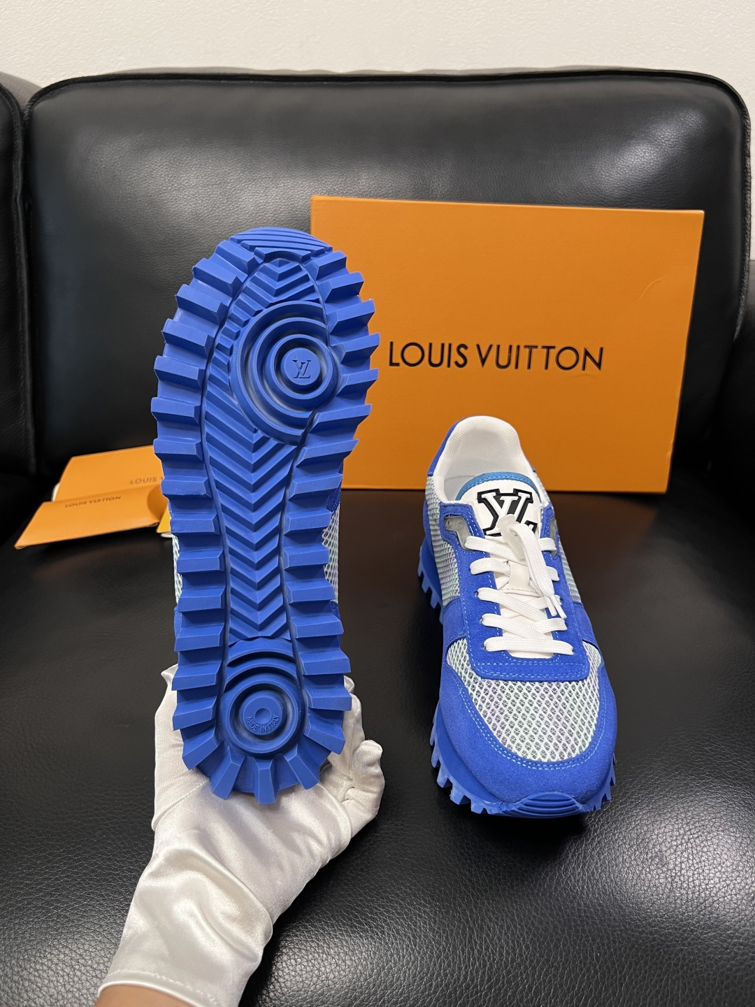 Lv  高品质  顶级工艺品  路易威登，运动板鞋专柜同步，鞋面意大利进口，高品质拼接缤纷色彩复杂工艺品