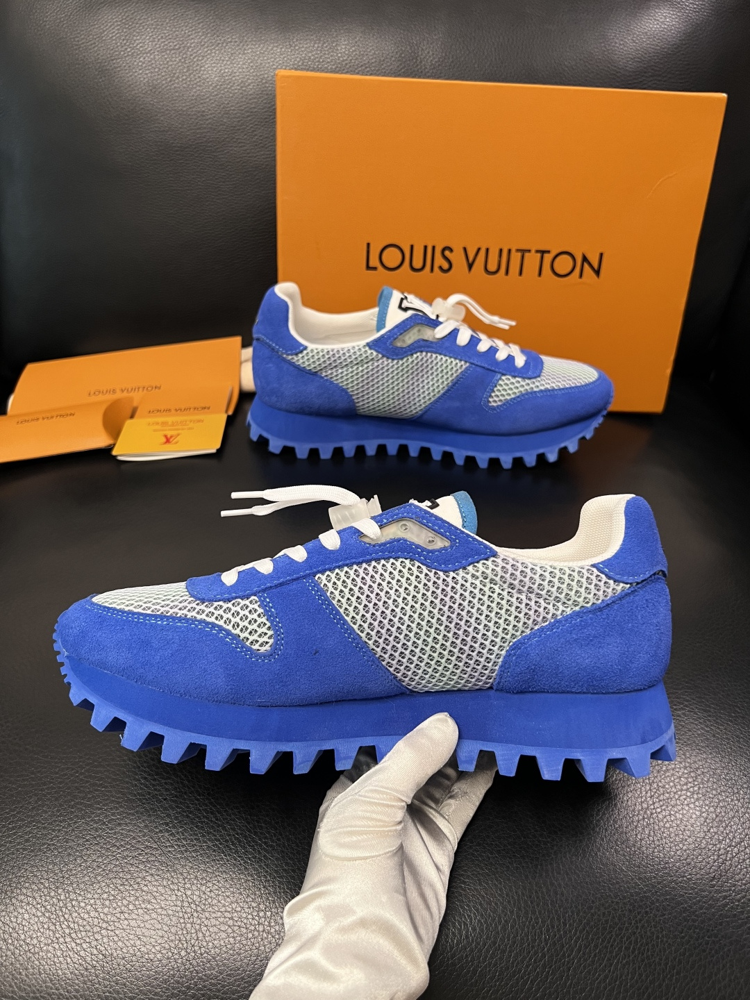 Lv  高品质  顶级工艺品  路易威登，运动板鞋专柜同步，鞋面意大利进口，高品质拼接缤纷色彩复杂工艺品