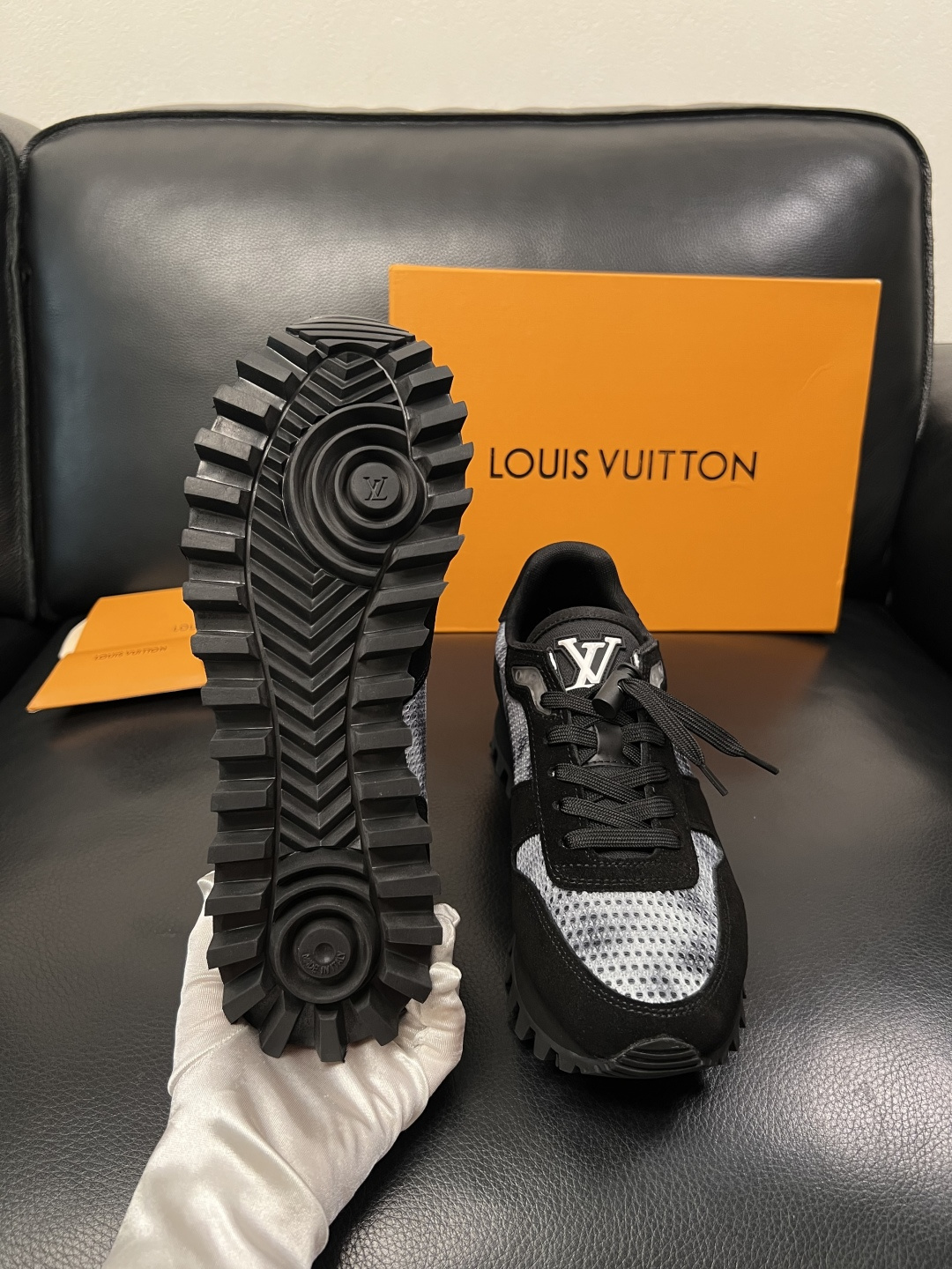 Lv  高品质  顶级工艺品  路易威登，运动板鞋专柜同步，鞋面意大利进口，高品质拼接缤纷色彩复杂工艺品