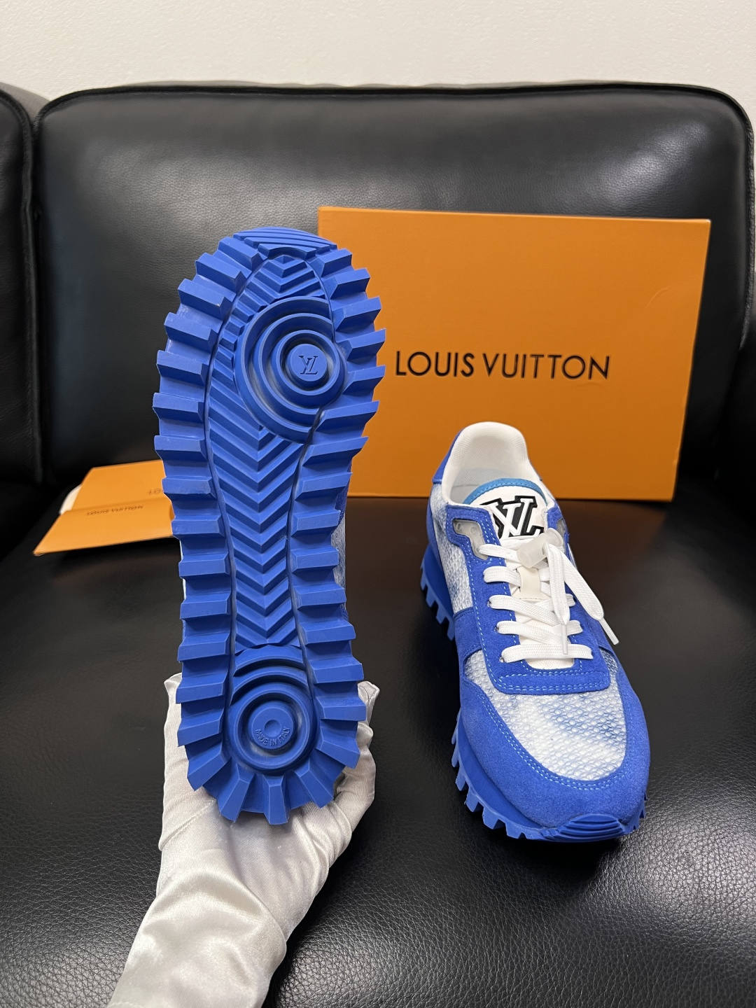 Lv  高品质  顶级工艺品  路易威登，运动板鞋专柜同步，鞋面意大利进口，高品质拼接缤纷色彩复杂工艺品