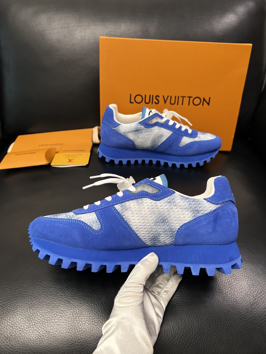 Lv  高品质  顶级工艺品  路易威登，运动板鞋专柜同步，鞋面意大利进口，高品质拼接缤纷色彩复杂工艺品