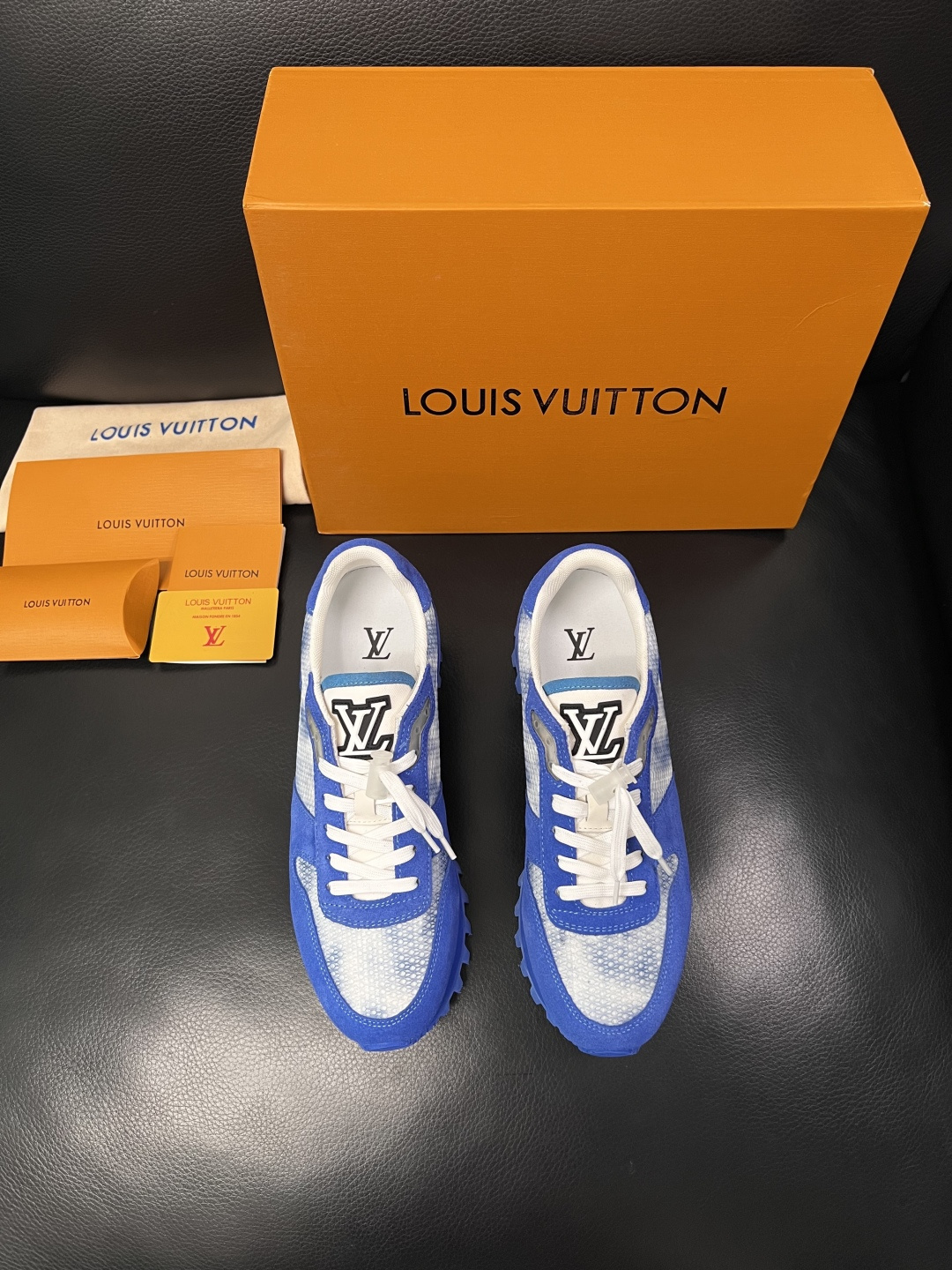 Lv  高品质  顶级工艺品  路易威登，运动板鞋专柜同步，鞋面意大利进口，高品质拼接缤纷色彩复杂工艺品