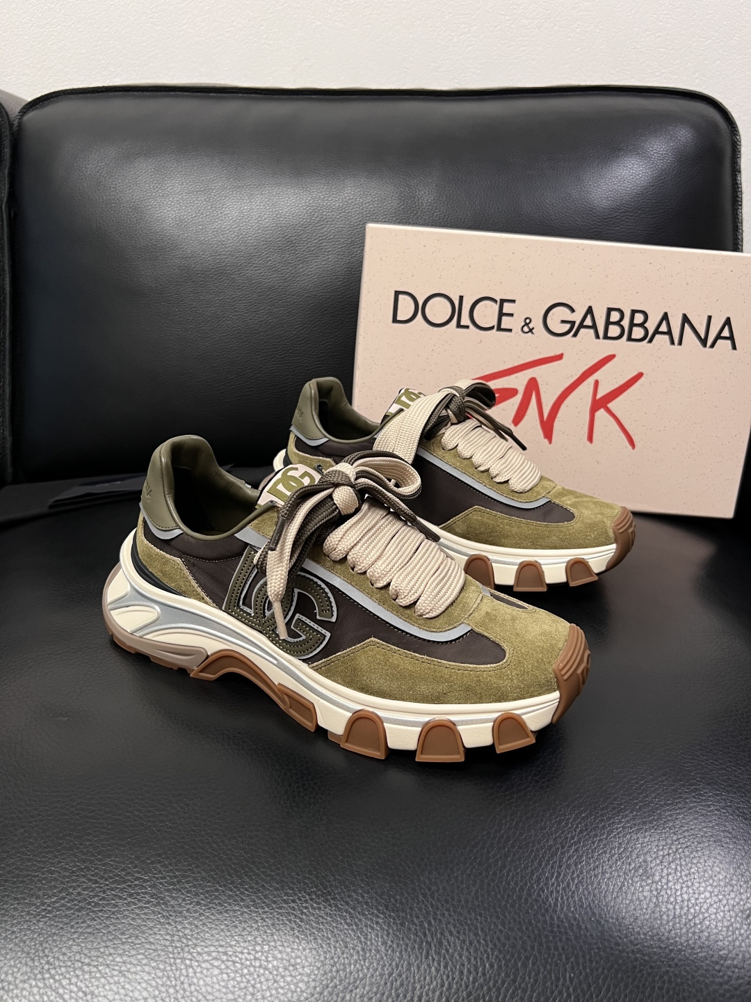 Dolce & Gabbana   高品质  顶级工艺品  杜嘉班纳 爆款专柜新品同步，鞋面意大利进口牛