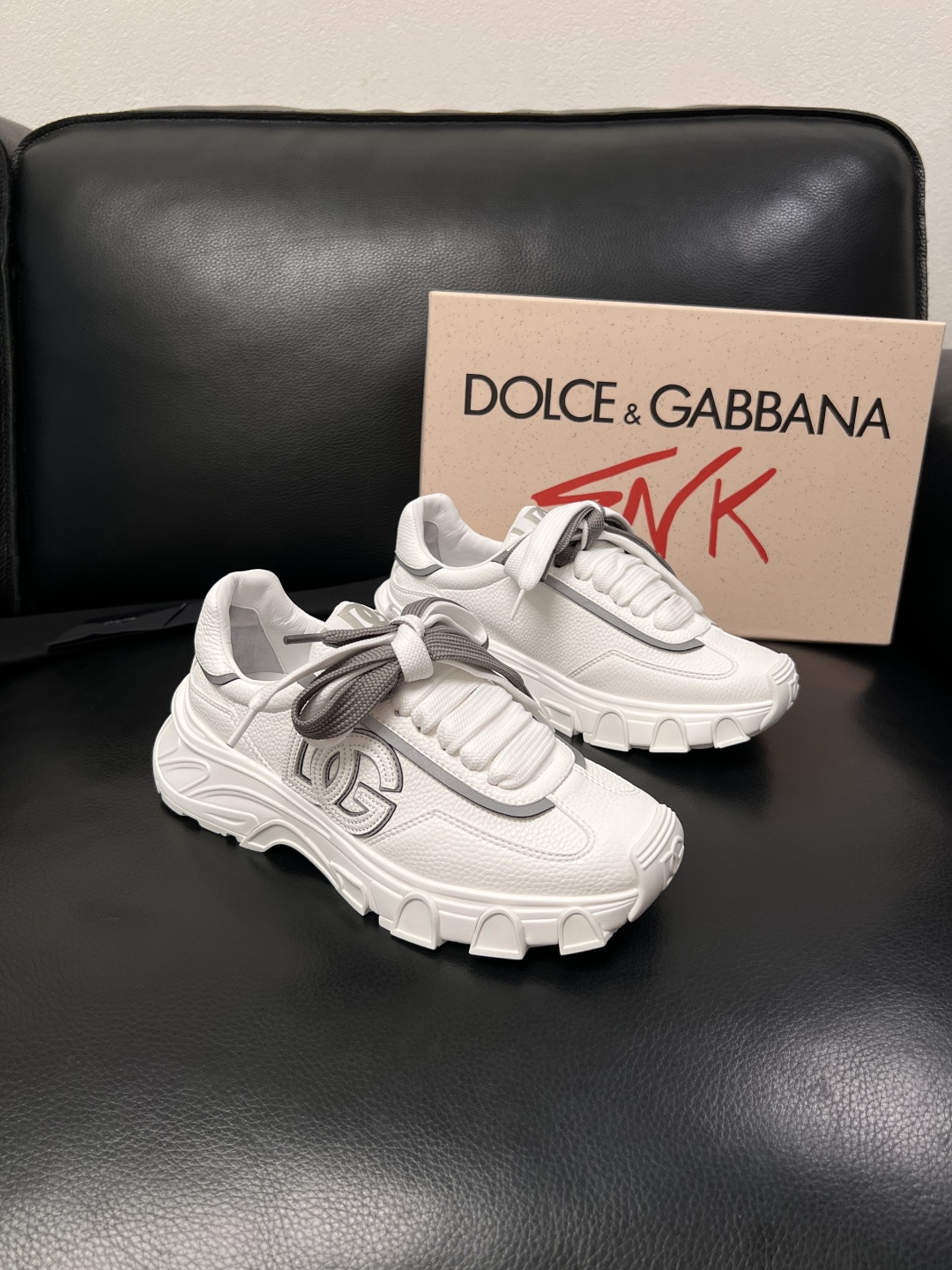 Dolce & Gabbana   高品质  顶级工艺品  杜嘉班纳 爆款专柜新品同步，鞋面意大利进口牛