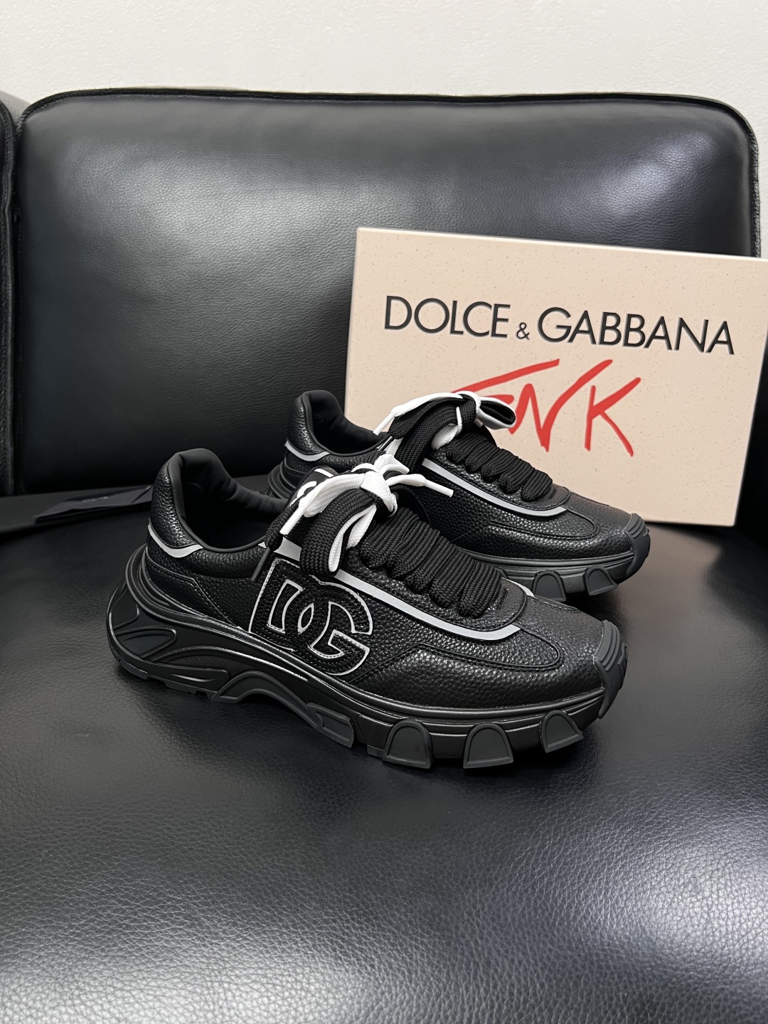 Dolce & Gabbana   高品质  顶级工艺品  杜嘉班纳 爆款专柜新品同步，鞋面意大利进口牛